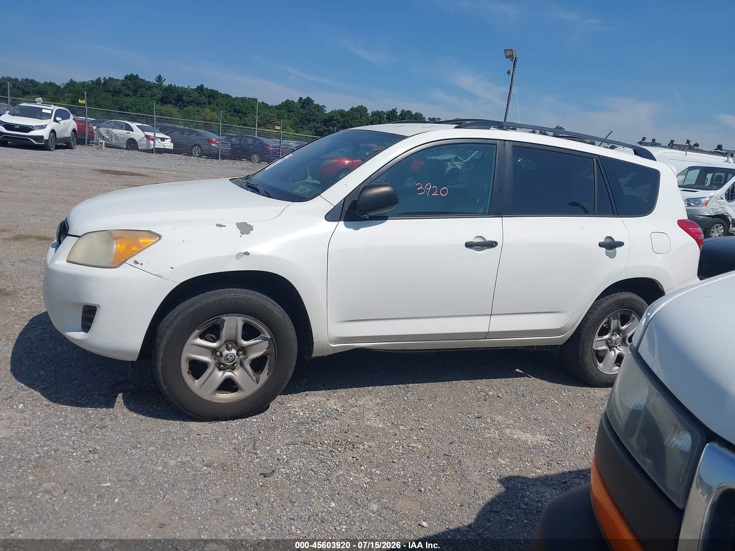 2011 Toyota Rav4   White vin: 2T3BF4DV3BW103576