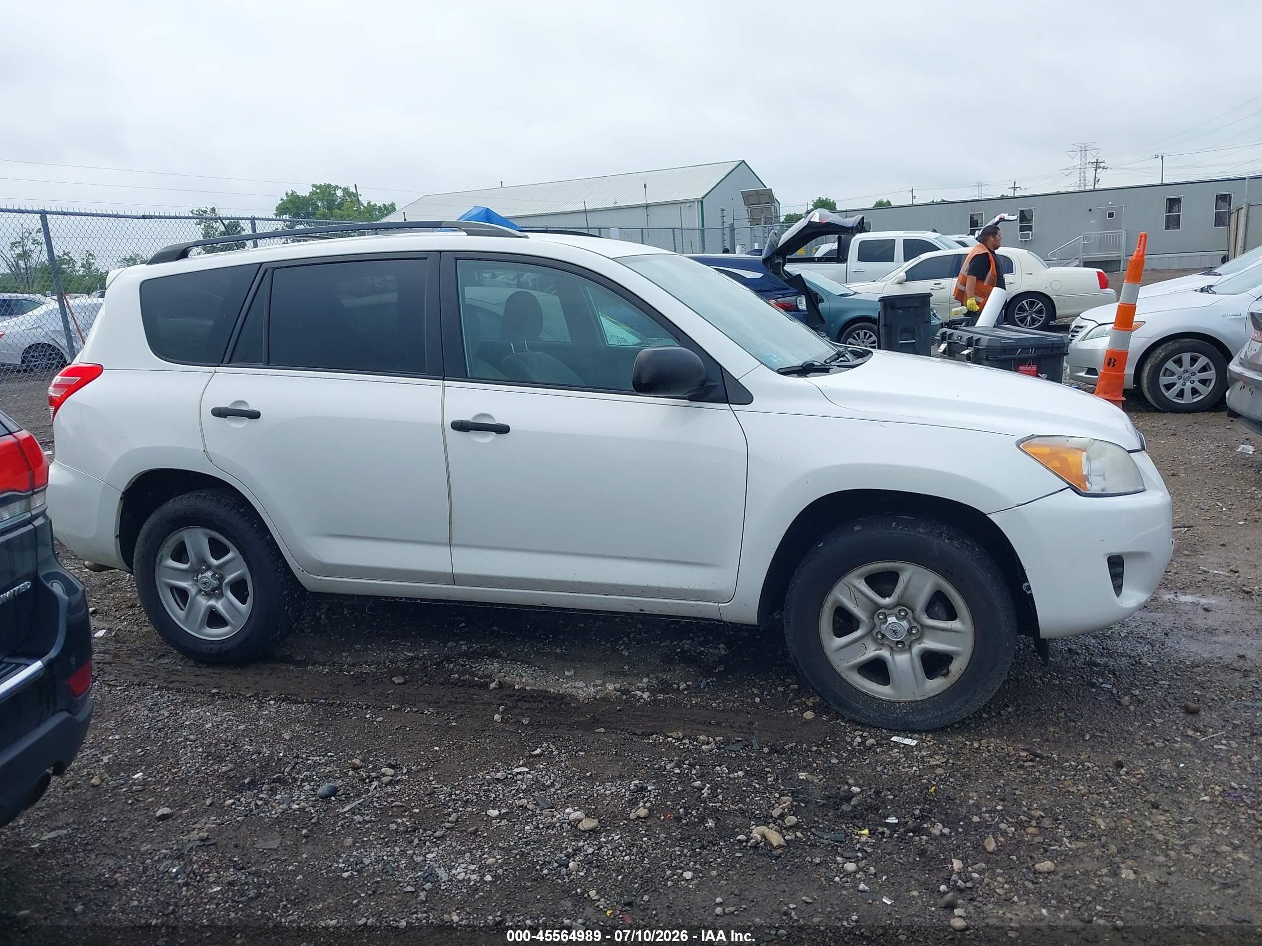 2011 Toyota Rav4   White vin: 2T3BF4DV3BW104338