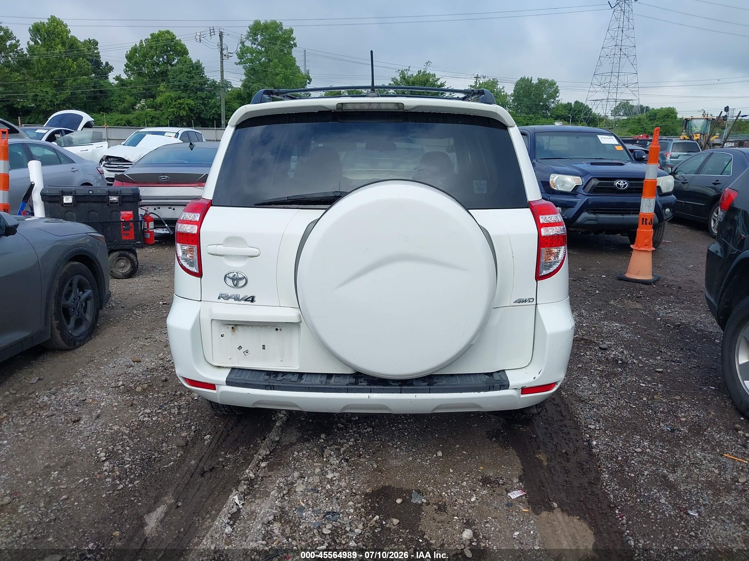 2011 Toyota Rav4   White vin: 2T3BF4DV3BW104338