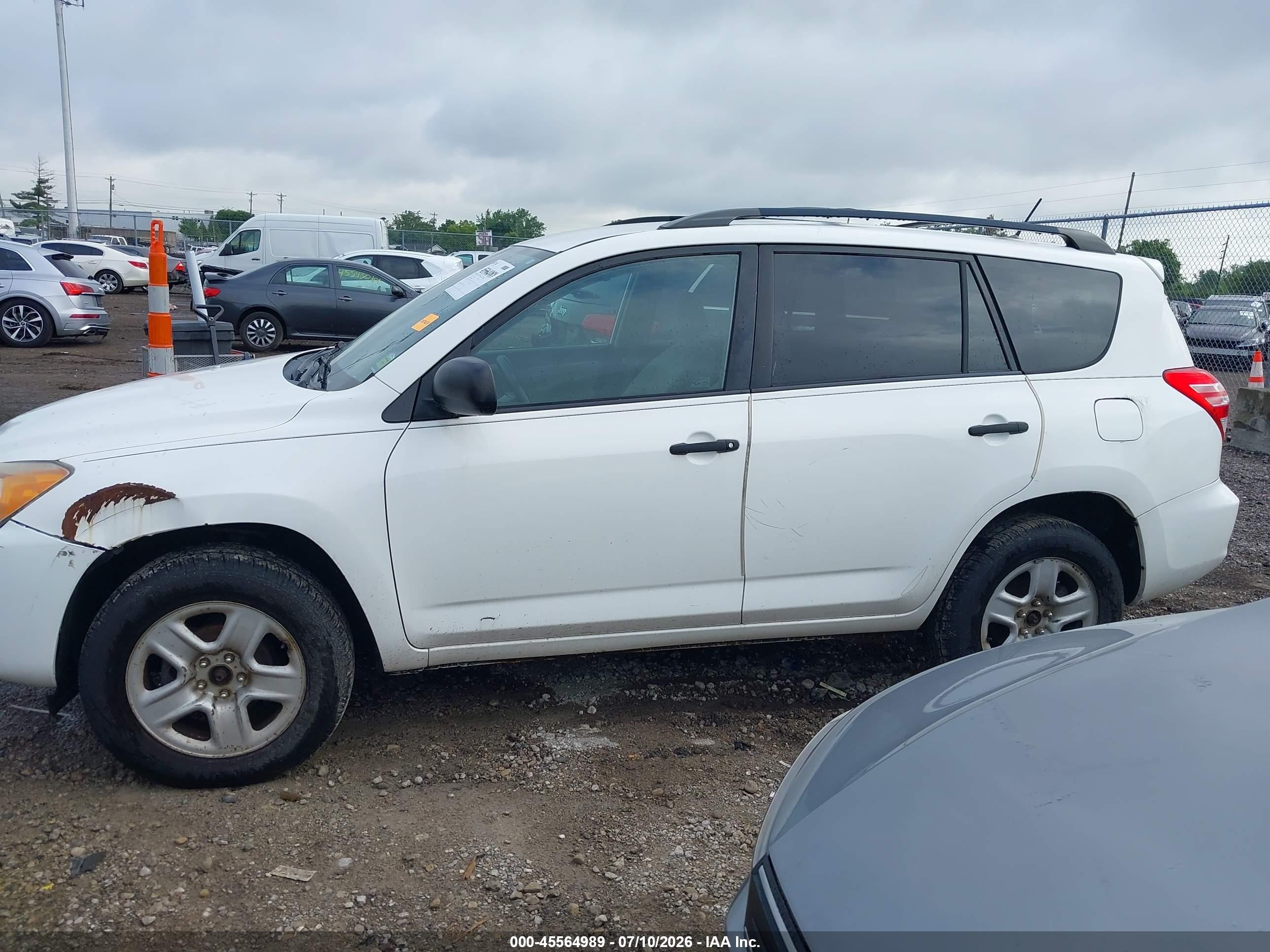 2011 Toyota Rav4   White vin: 2T3BF4DV3BW104338