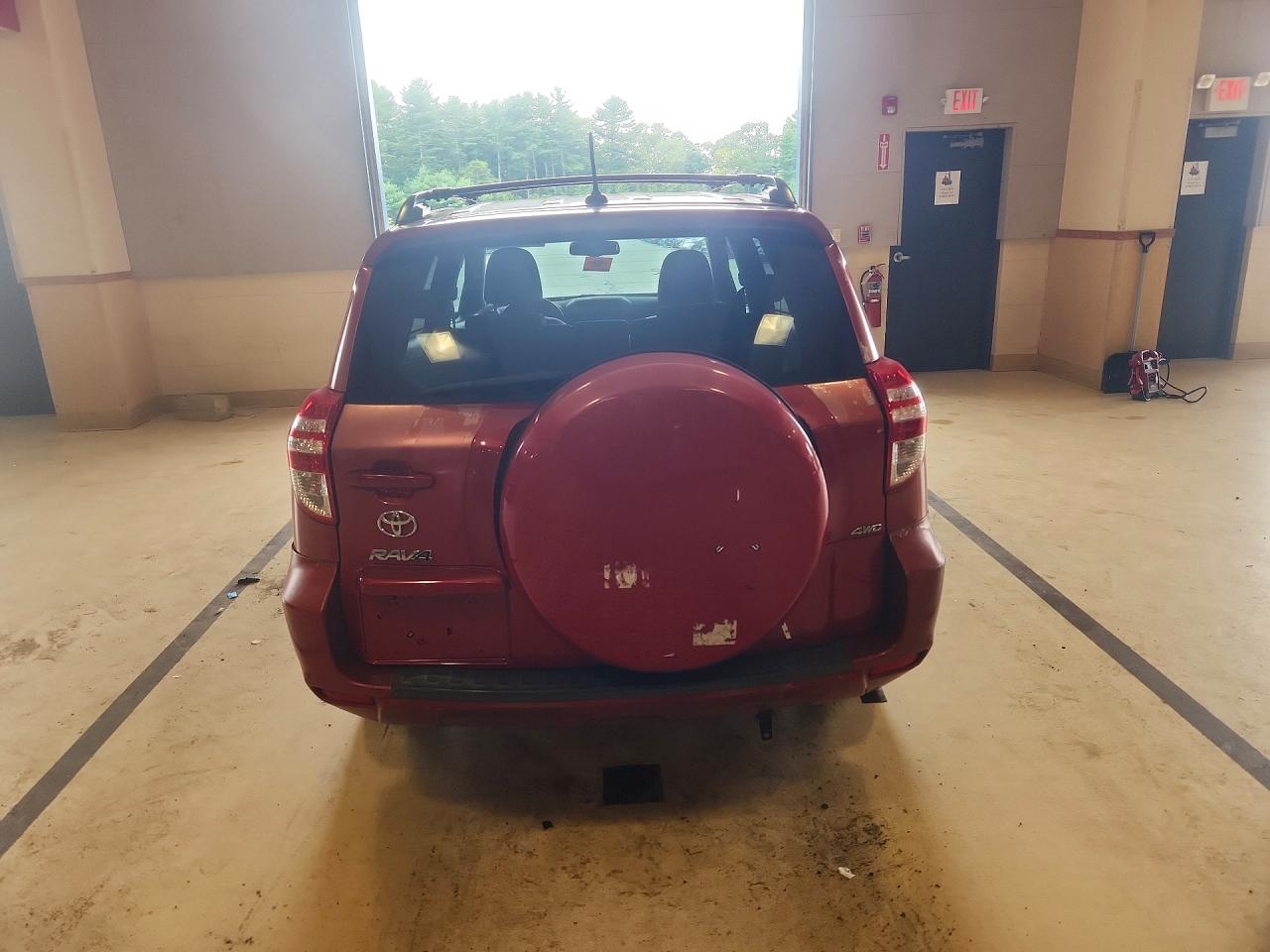 2011 Toyota Rav4 Base Красный vin: 2T3BF4DV3BW106641