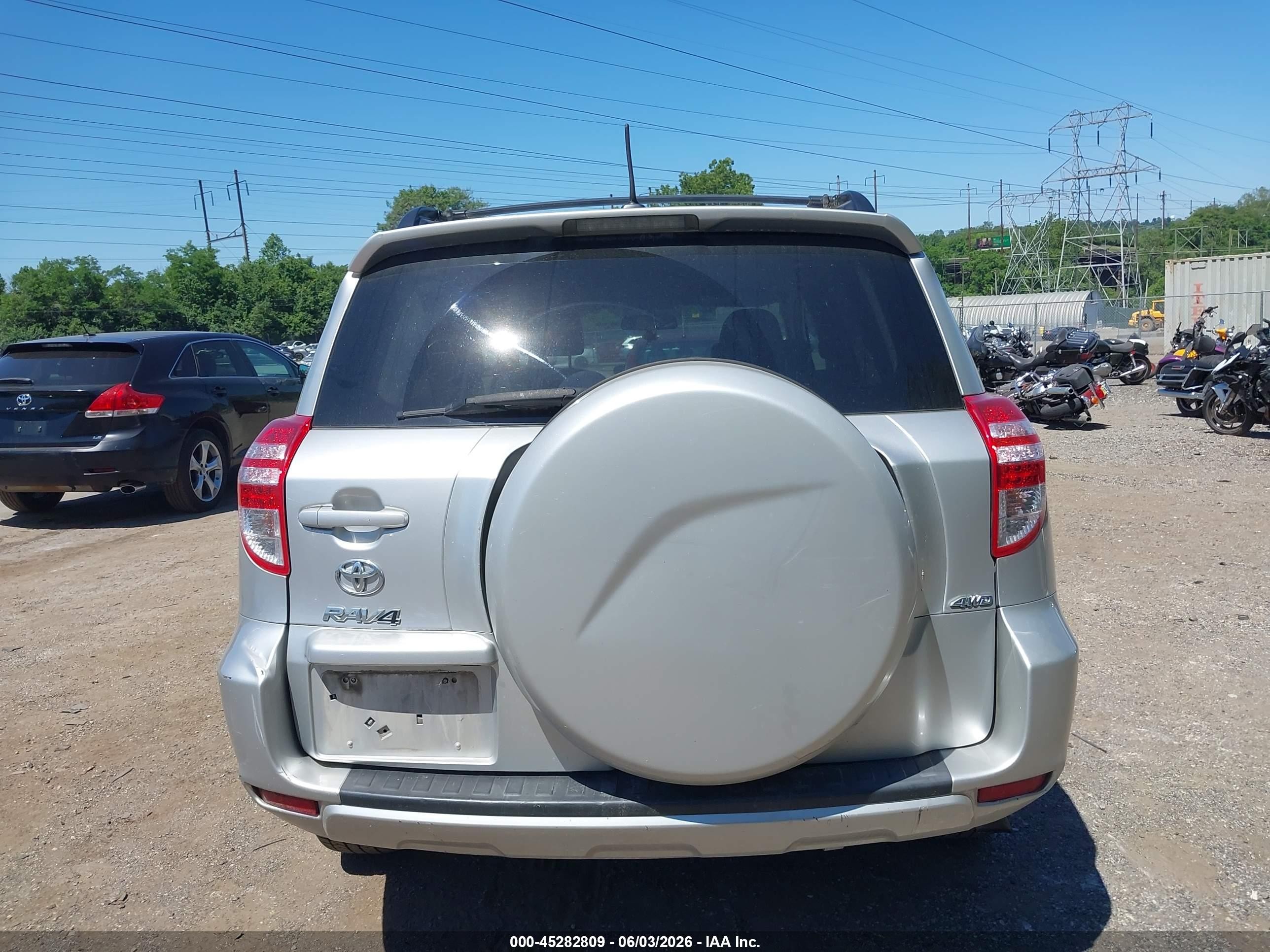 2011 Toyota Rav4   Silver vin: 2T3BF4DV3BW114075
