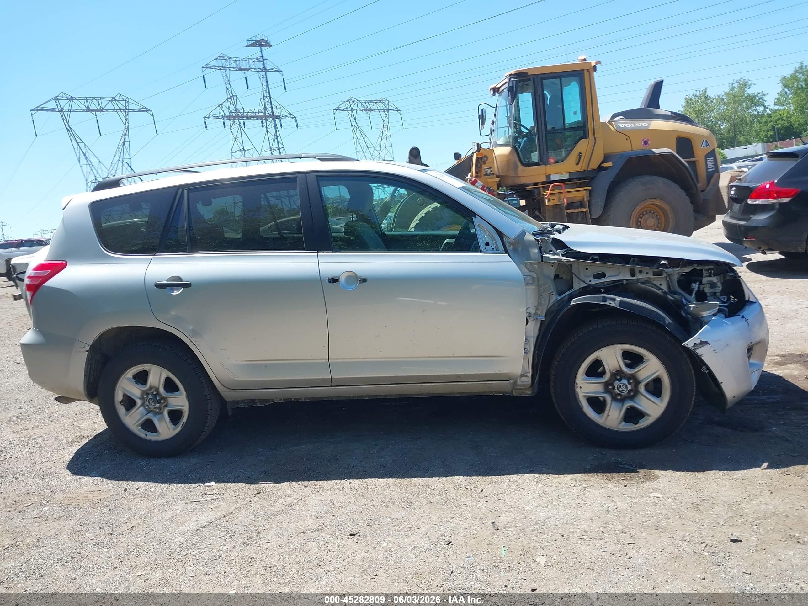 2011 Toyota Rav4   Silver vin: 2T3BF4DV3BW114075