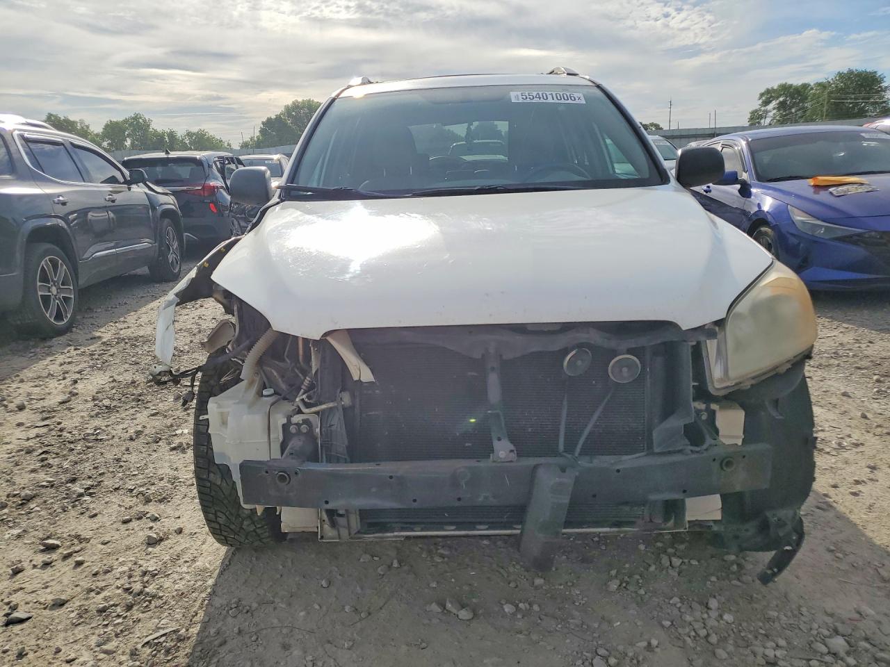 2011 Toyota Rav4 Base White vin: 2T3BF4DV3BW124900