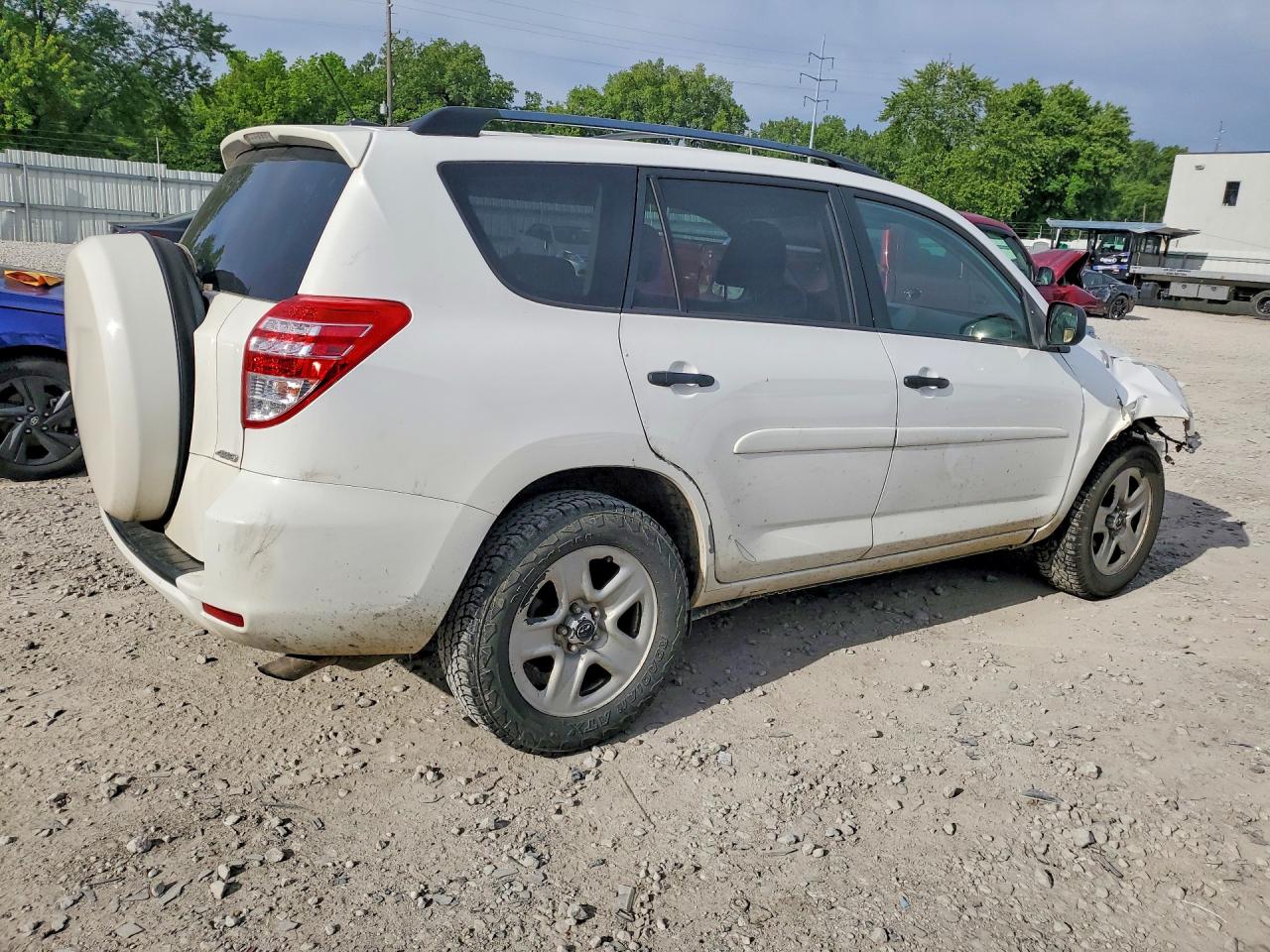 2011 Toyota Rav4 Base White vin: 2T3BF4DV3BW124900