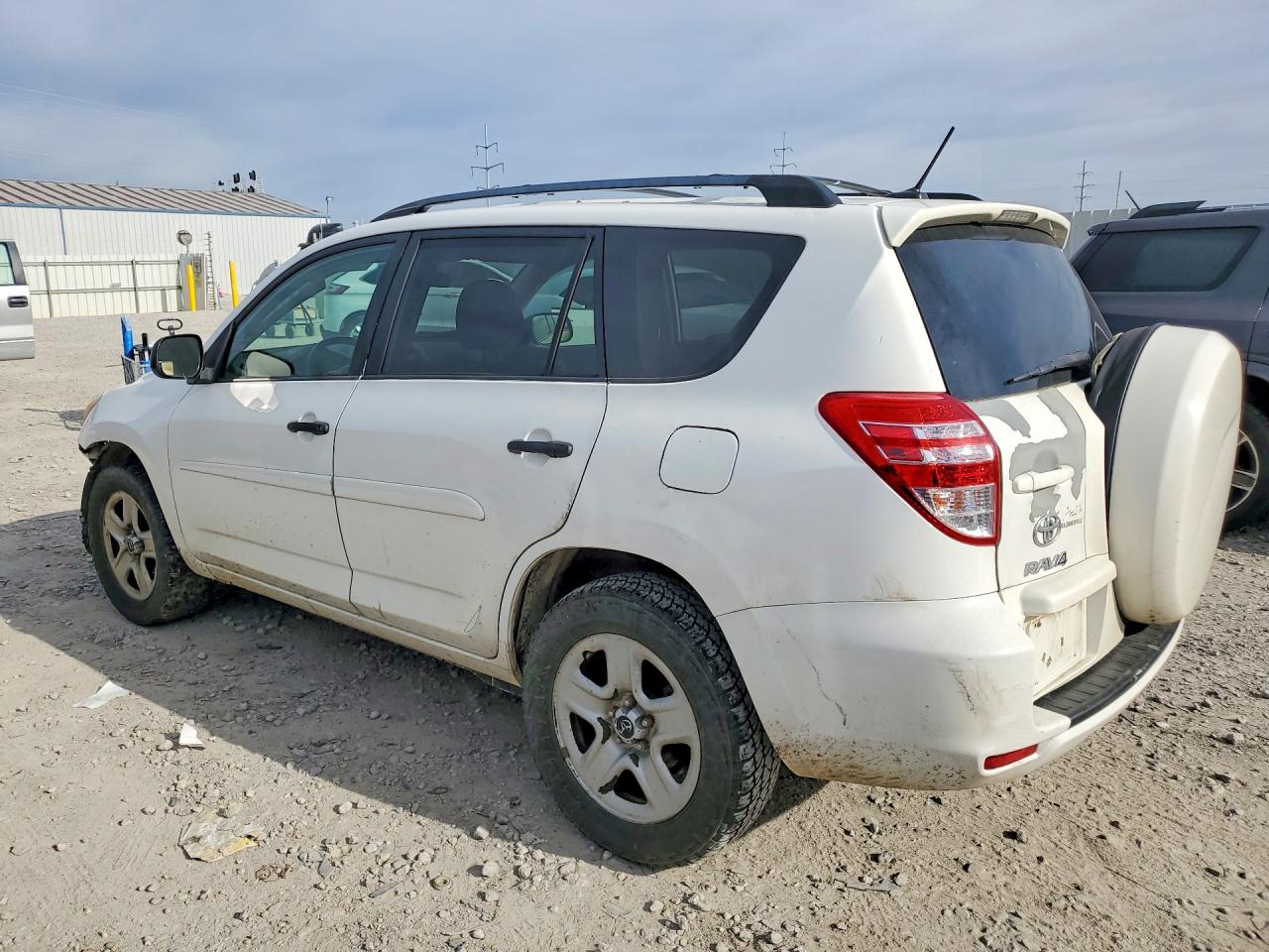 2011 Toyota Rav4 Base White vin: 2T3BF4DV3BW124900