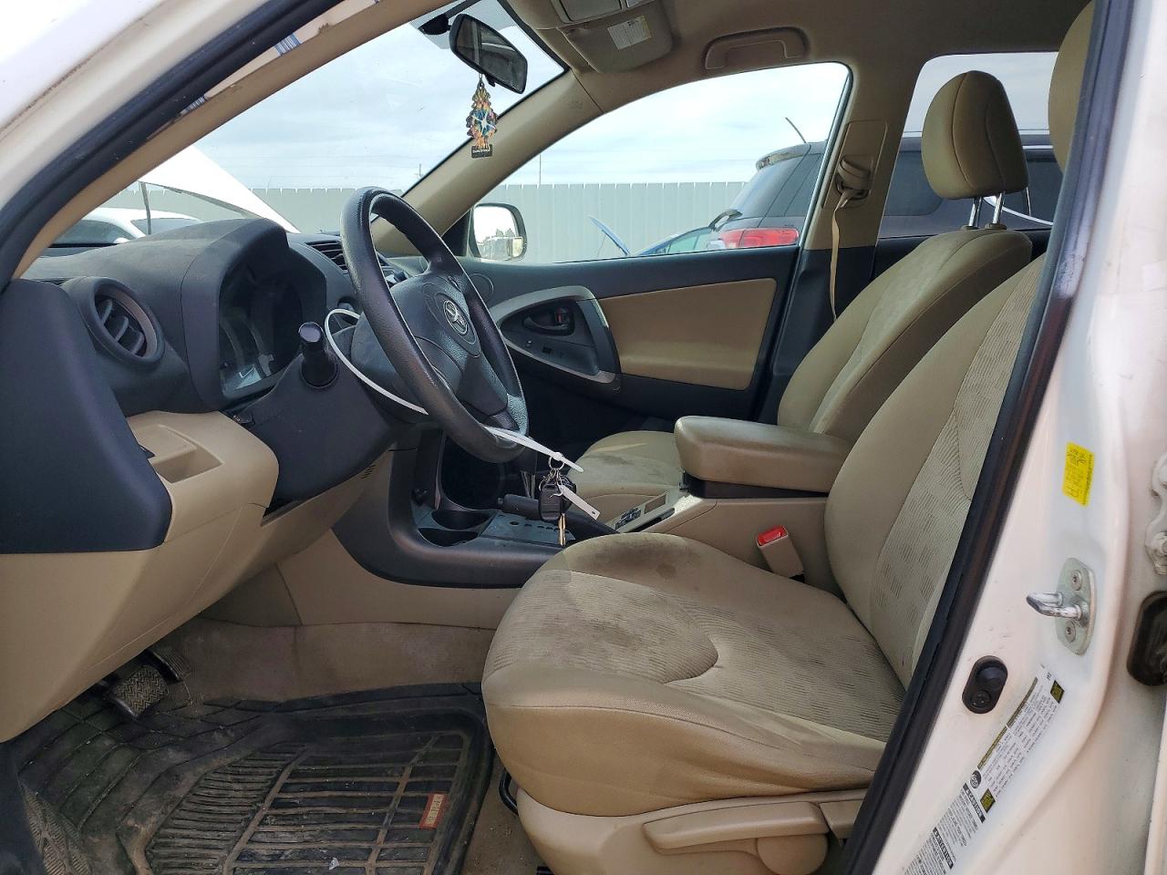 2011 Toyota Rav4 Base White vin: 2T3BF4DV3BW124900
