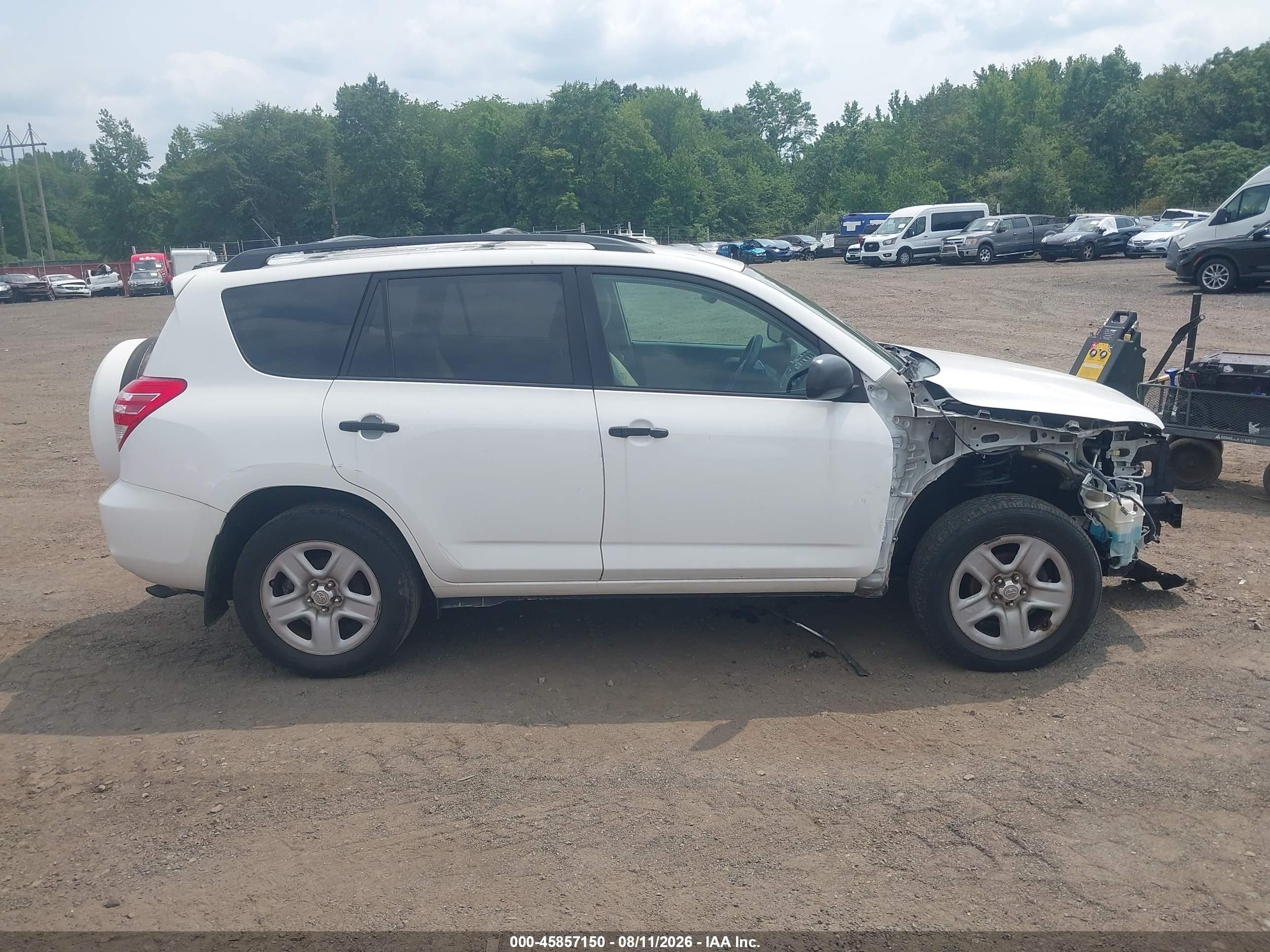 2011 Toyota Rav4   White vin: 2T3BF4DV3BW144712