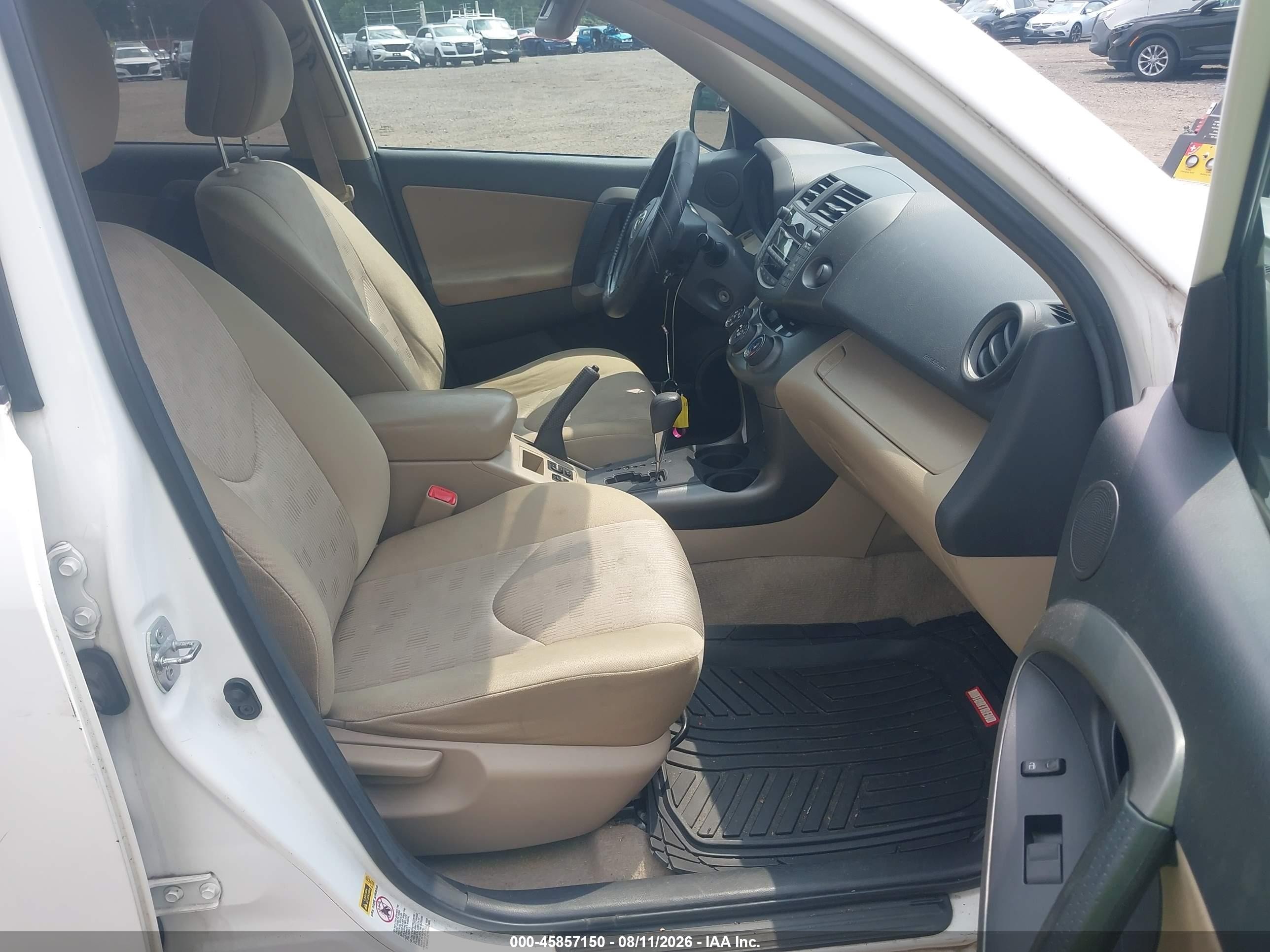 2011 Toyota Rav4   White vin: 2T3BF4DV3BW144712