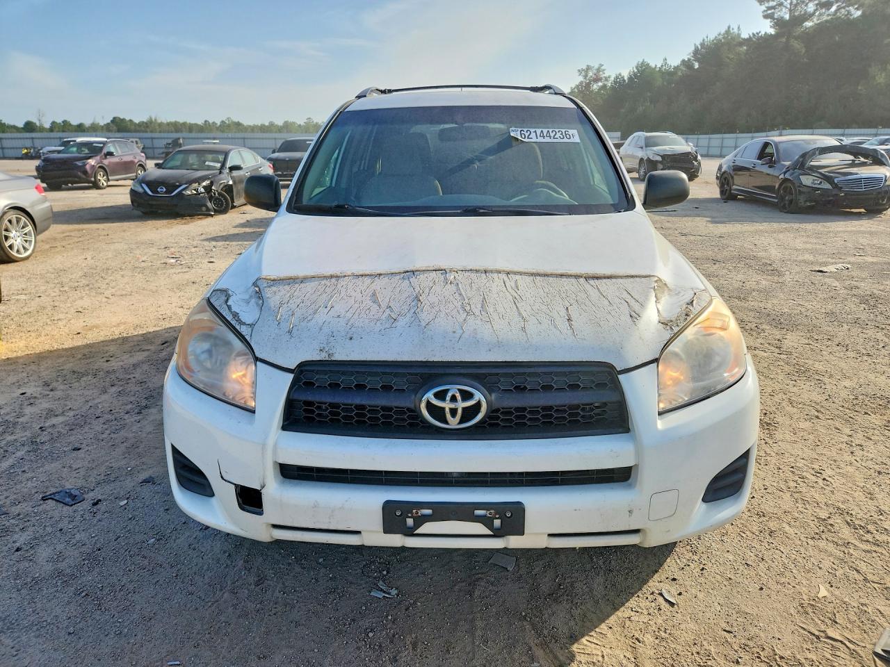 2011 Toyota Rav4 Base White vin: 2T3BF4DV3BW157413