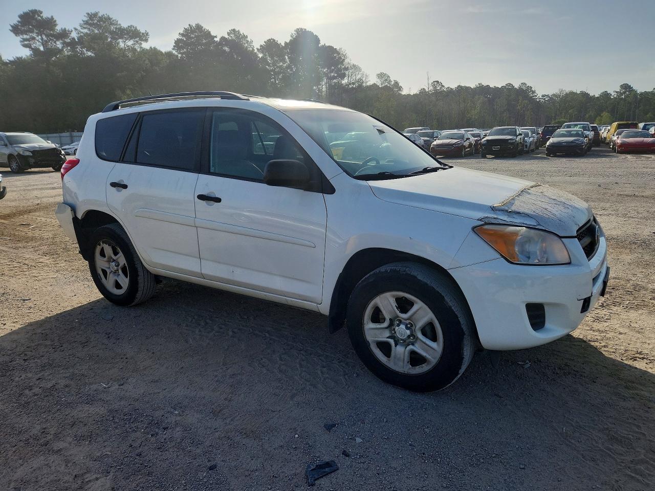 2011 Toyota Rav4 Base White vin: 2T3BF4DV3BW157413