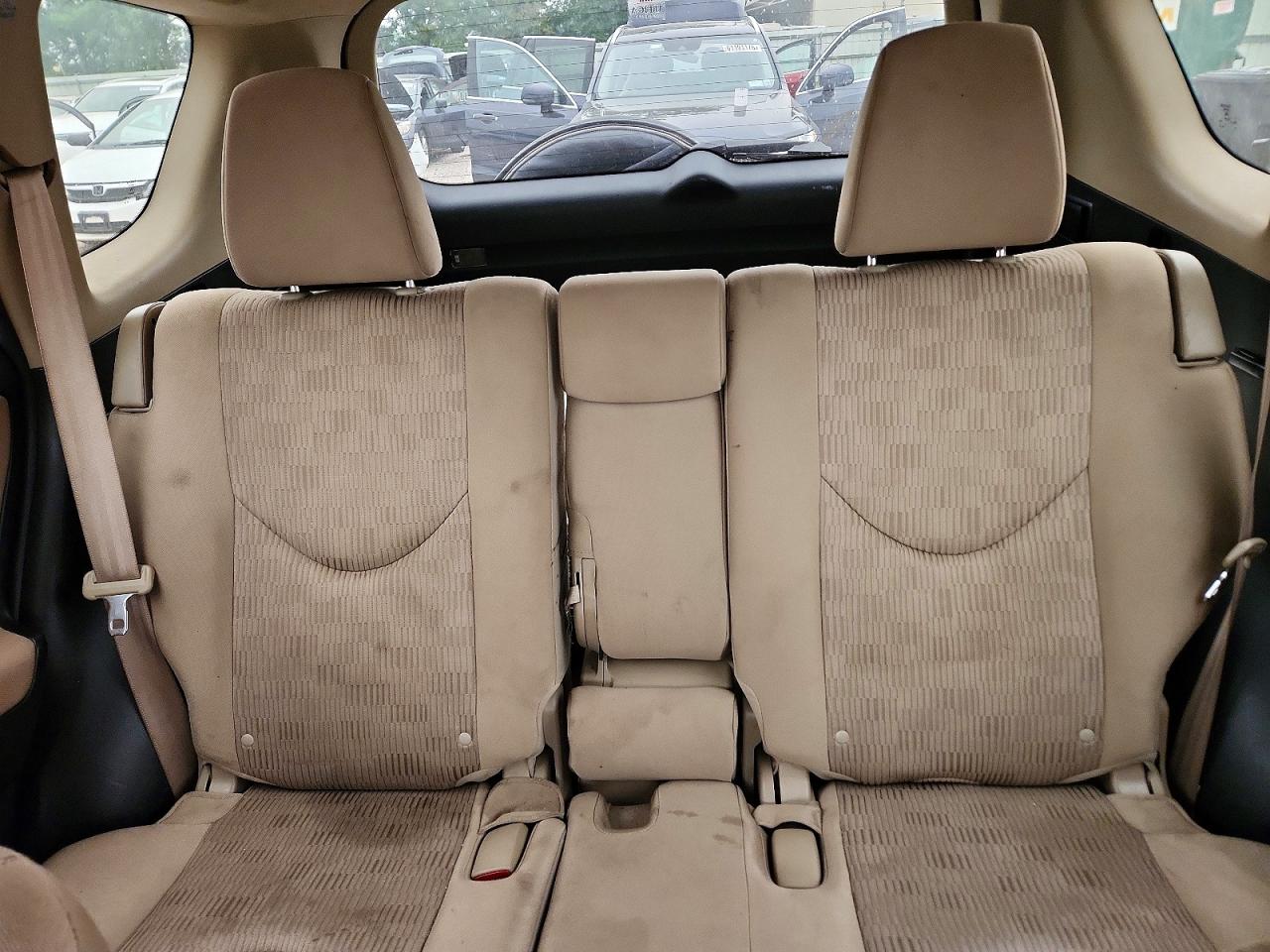 2011 Toyota Rav4 Base Tan vin: 2T3BF4DV3BW159324