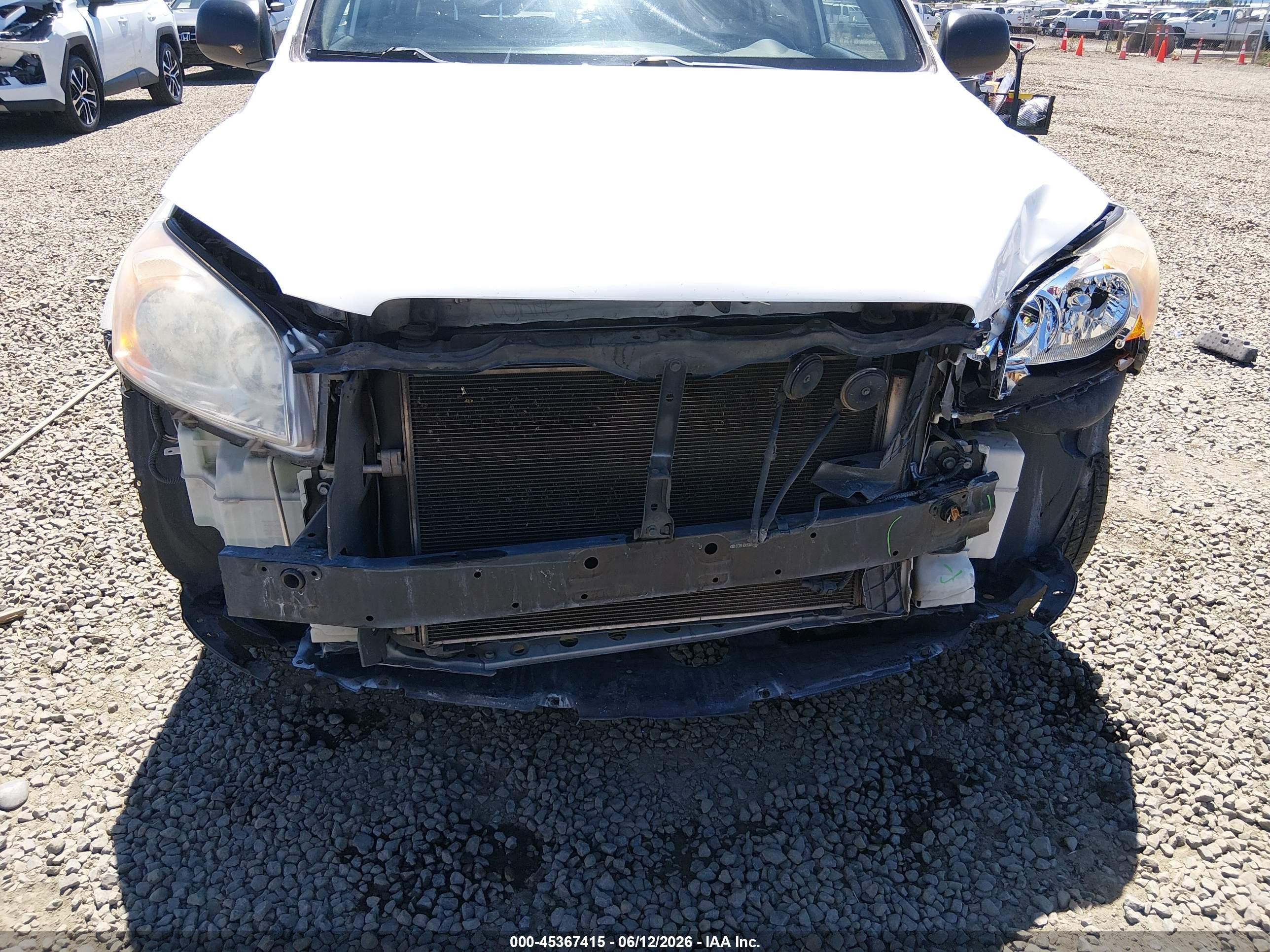 2012 Toyota Rav4   White vin: 2T3BF4DV3CW204392