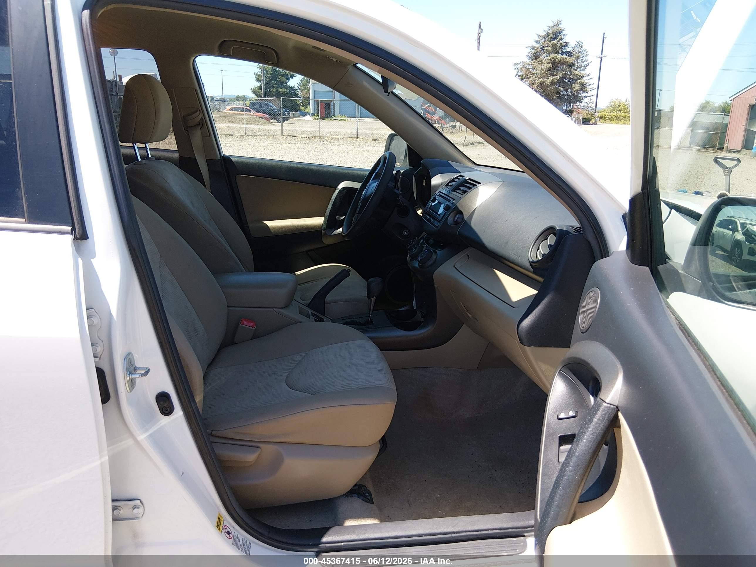 2012 Toyota Rav4   White vin: 2T3BF4DV3CW204392