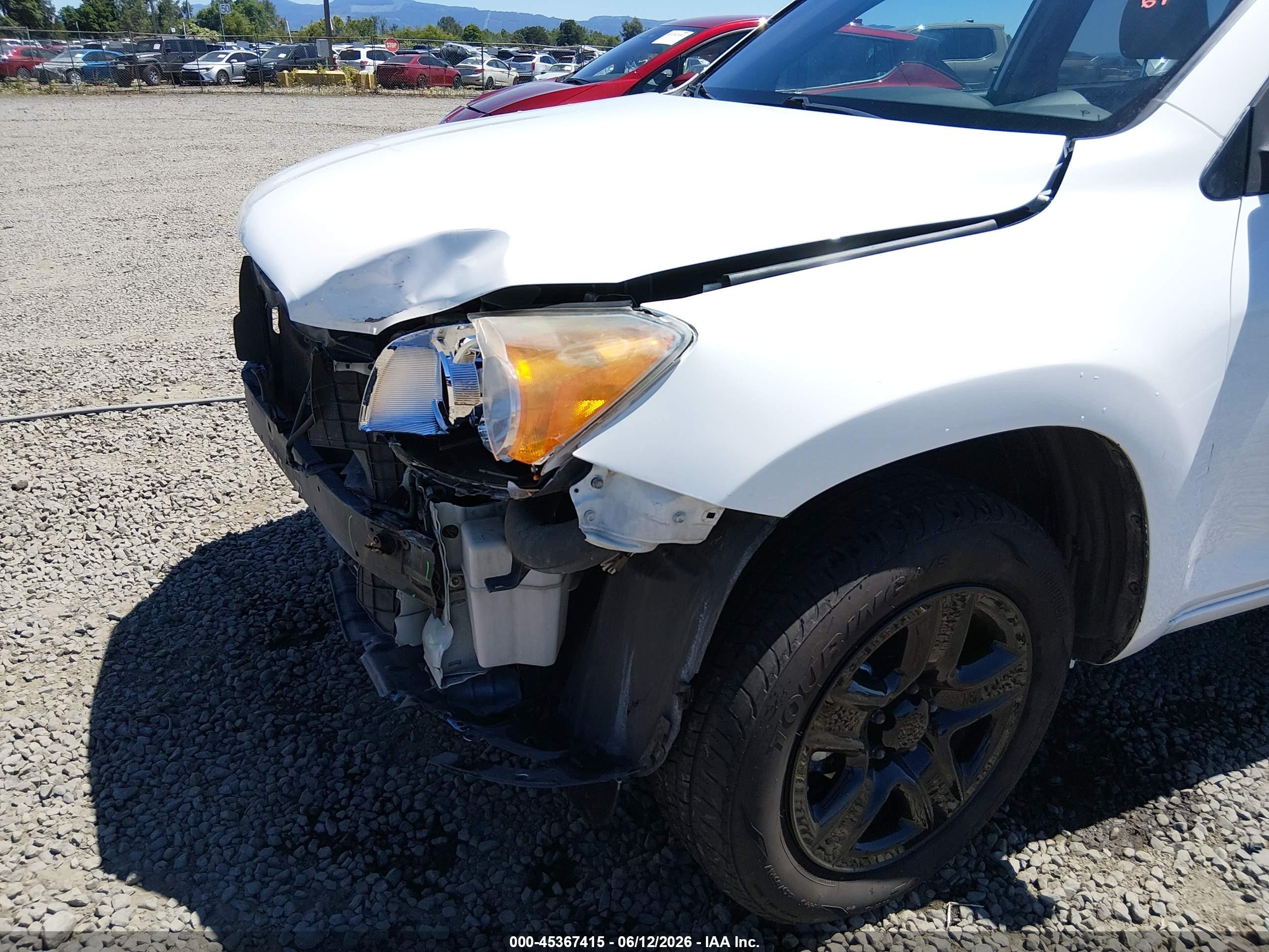 2012 Toyota Rav4   White vin: 2T3BF4DV3CW204392