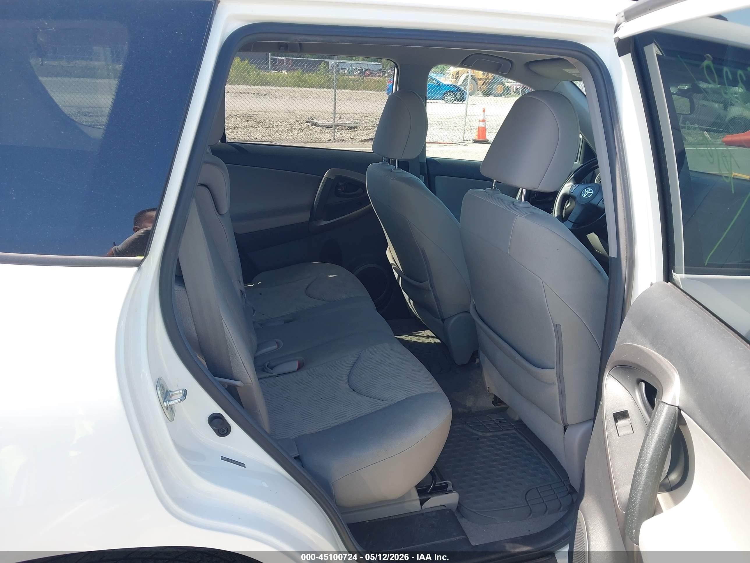 2012 Toyota Rav4   White vin: 2T3BF4DV3CW249994