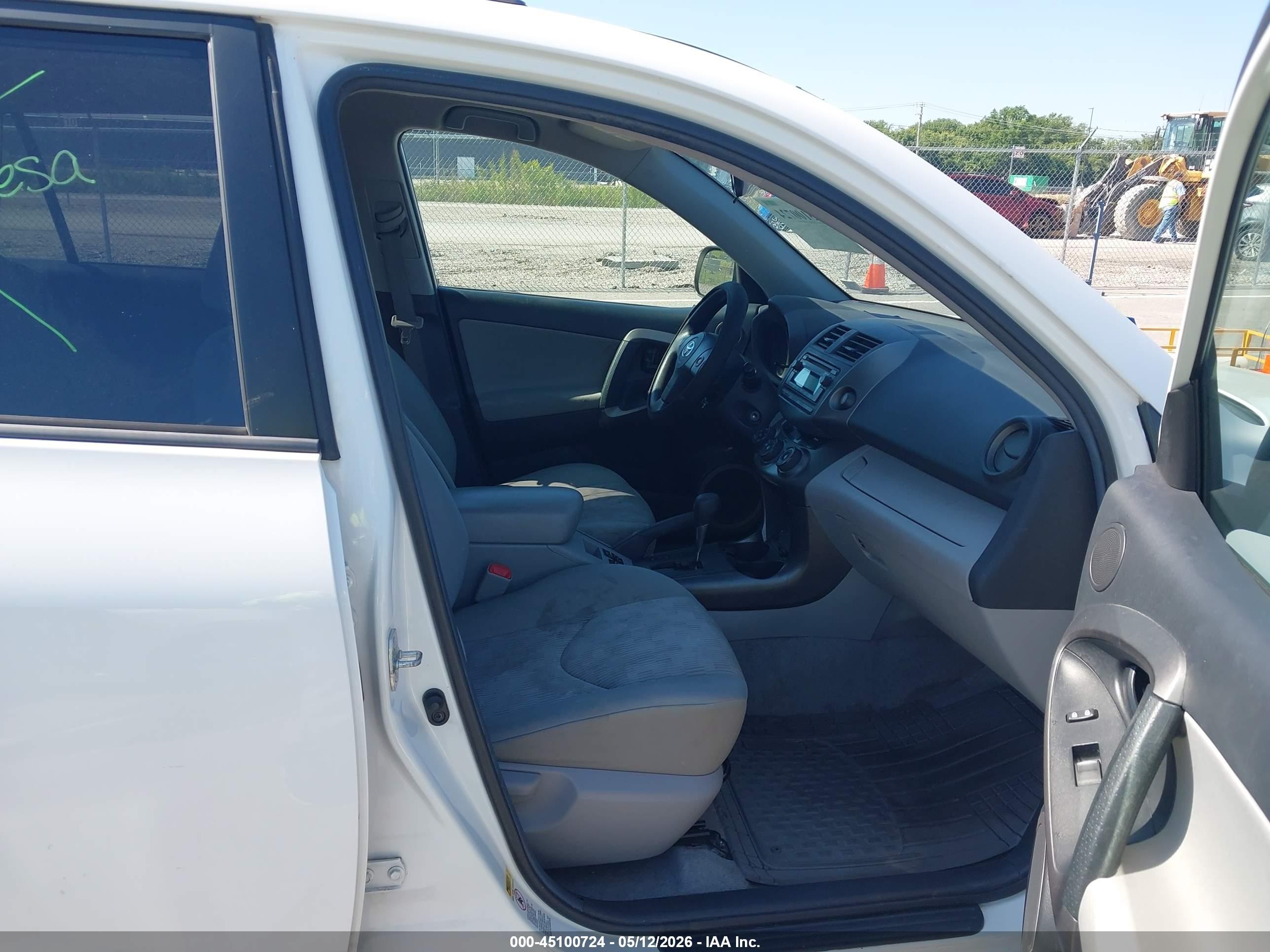 2012 Toyota Rav4   White vin: 2T3BF4DV3CW249994