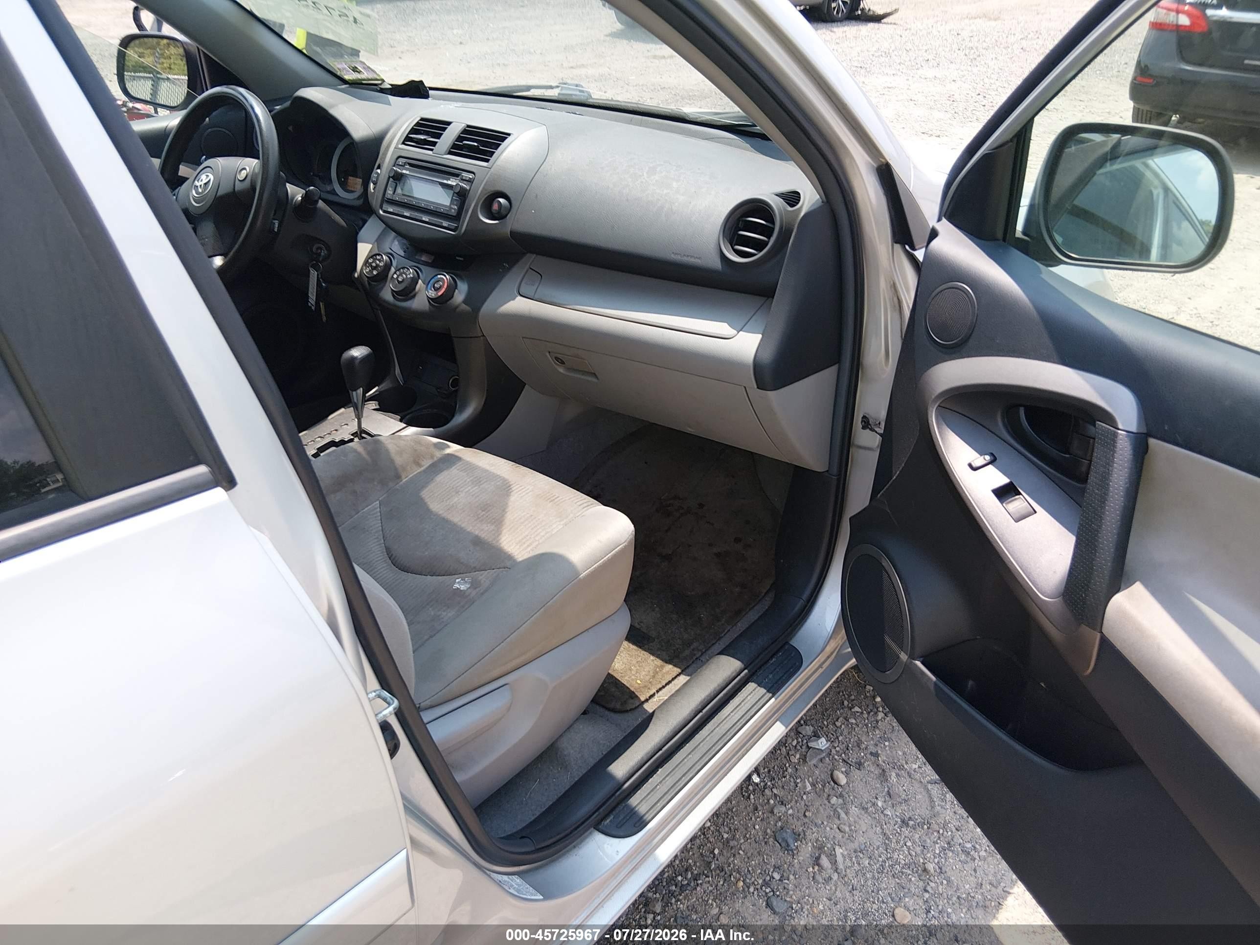 2012 Toyota Rav4   Silver vin: 2T3BF4DV3CW256573