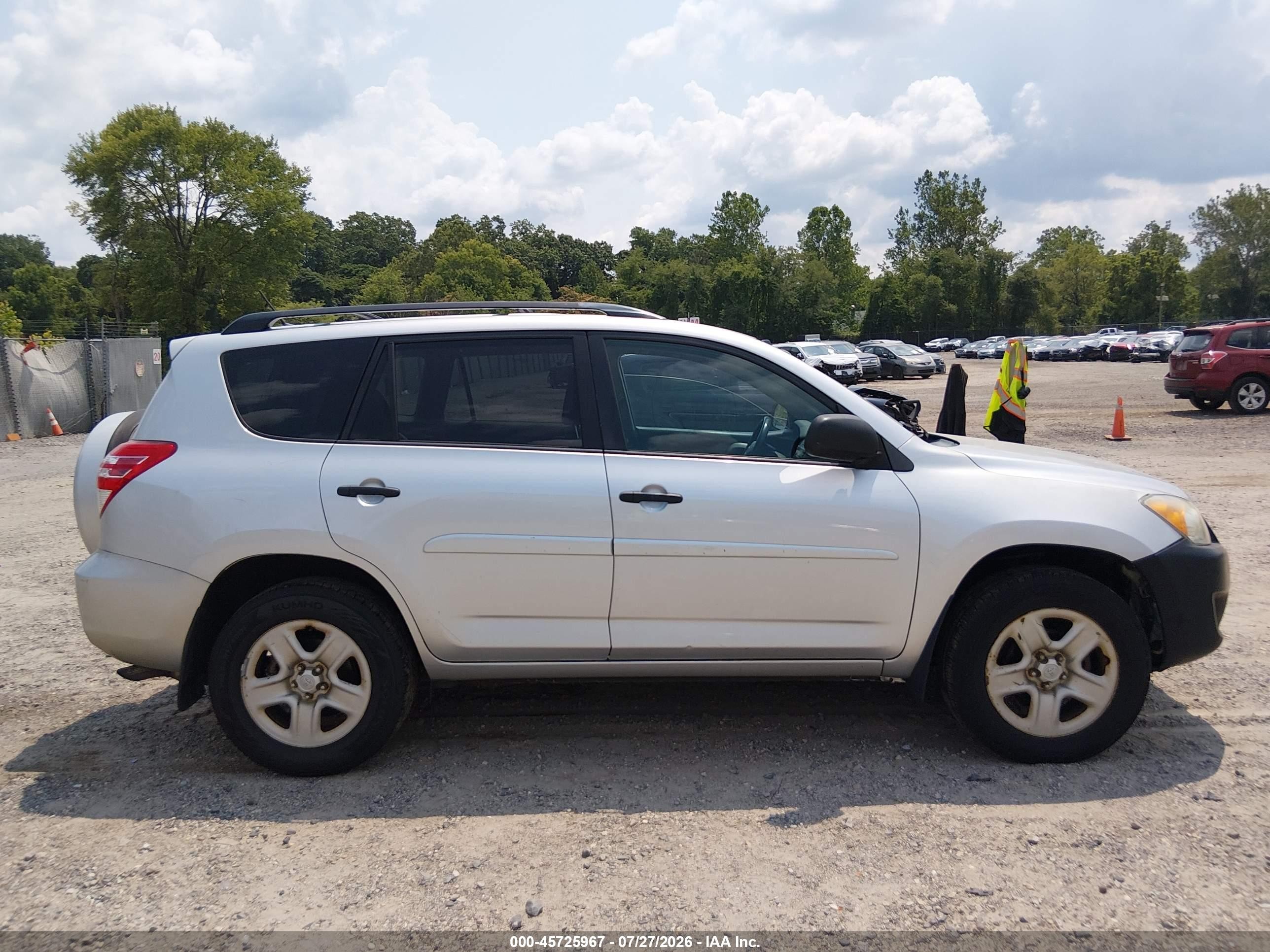 2012 Toyota Rav4   Silver vin: 2T3BF4DV3CW256573