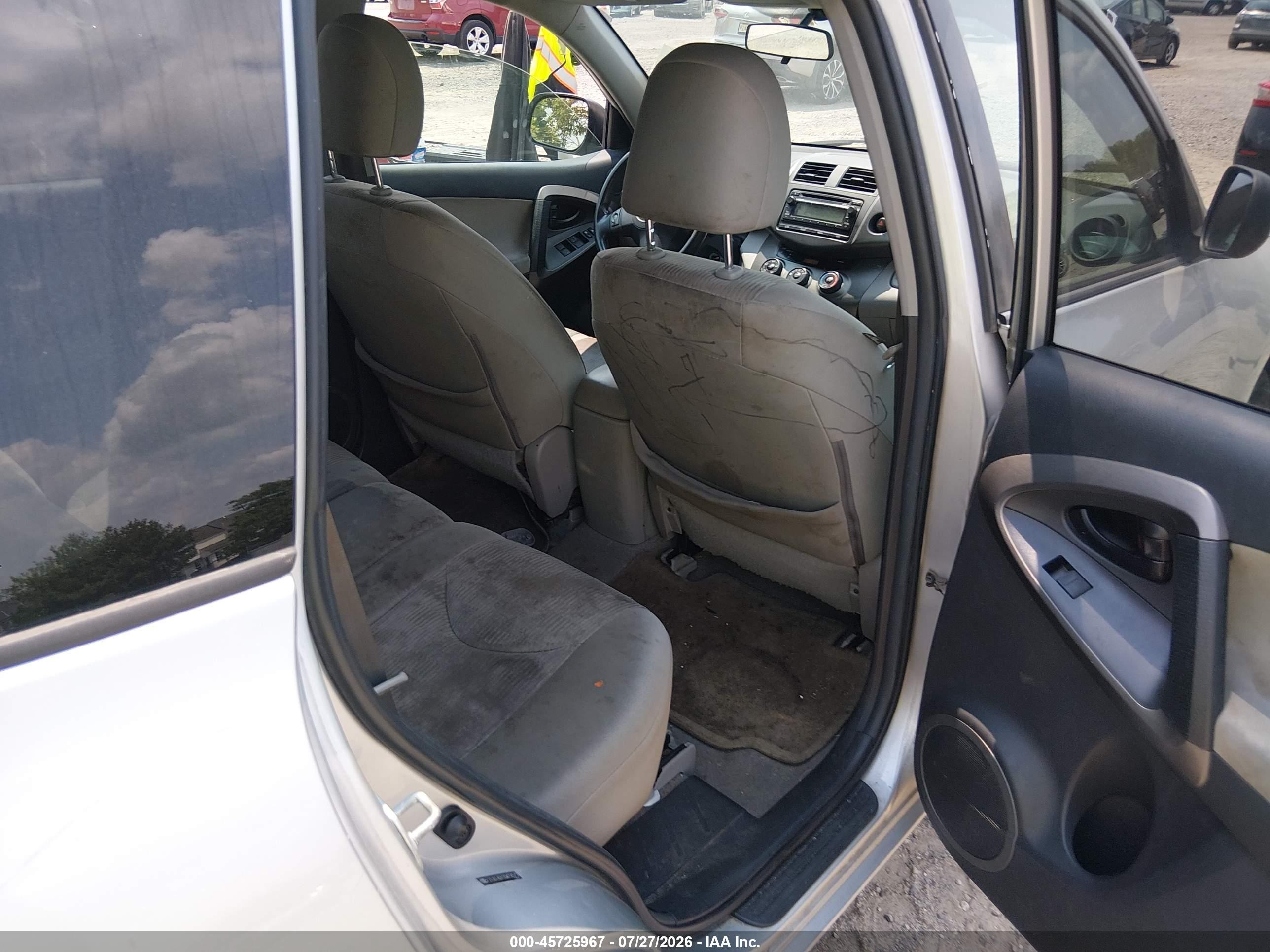 2012 Toyota Rav4   Silver vin: 2T3BF4DV3CW256573