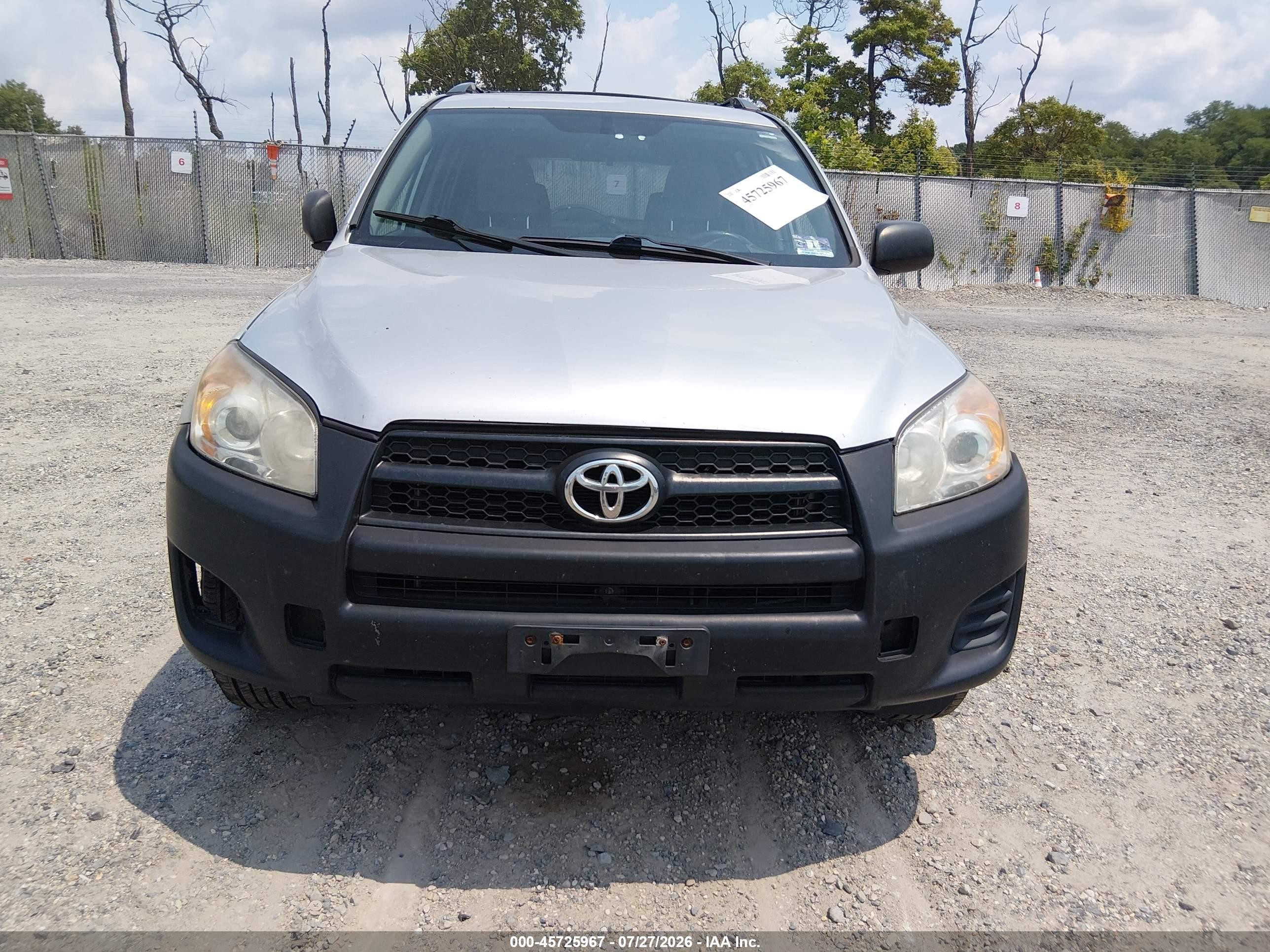 2012 Toyota Rav4   Silver vin: 2T3BF4DV3CW256573