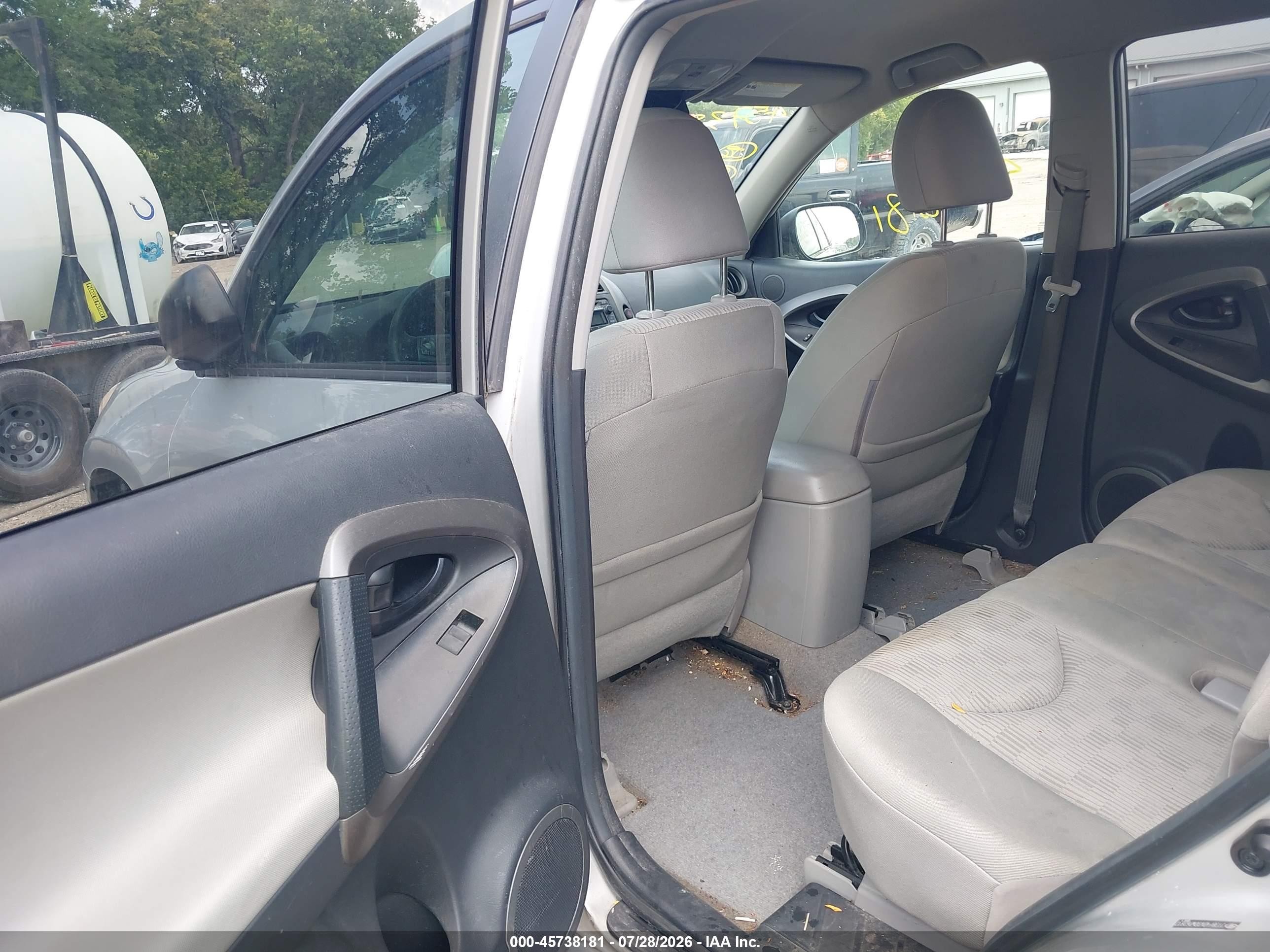 2012 Toyota Rav4   Серебряный vin: 2T3BF4DV3CW262812