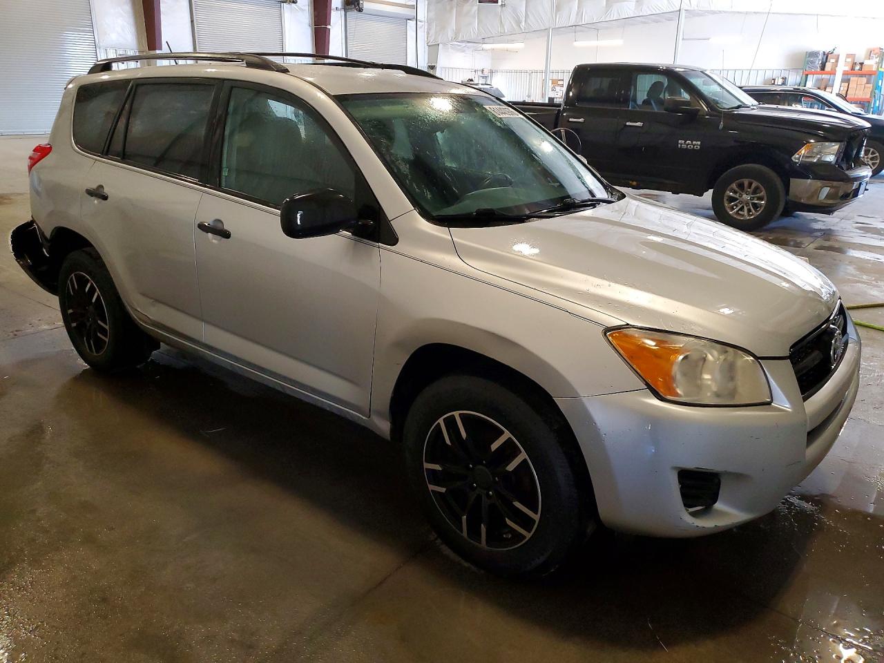 2010 Toyota Rav4 Base Silver vin: 2T3BF4DV4AW057772