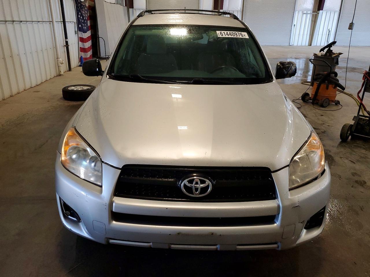 2010 Toyota Rav4 Base Silver vin: 2T3BF4DV4AW057772