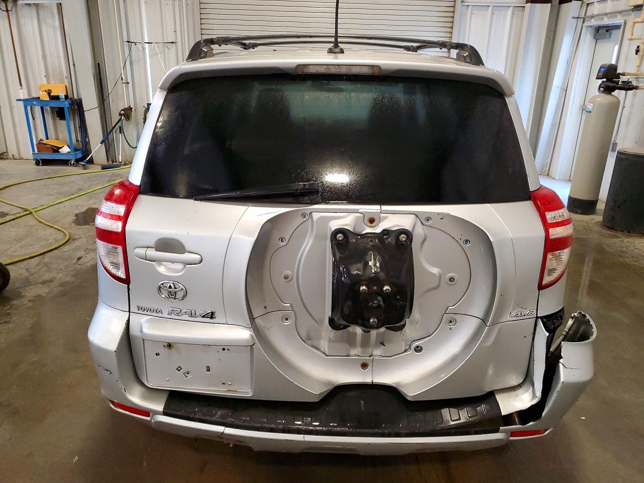 2010 Toyota Rav4 Base Silver vin: 2T3BF4DV4AW057772