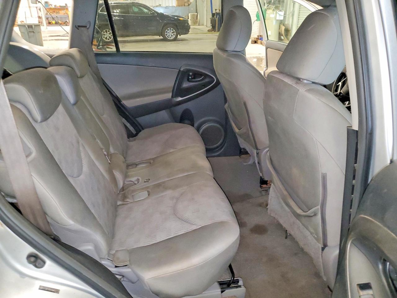 2010 Toyota Rav4 Base Silver vin: 2T3BF4DV4AW057772