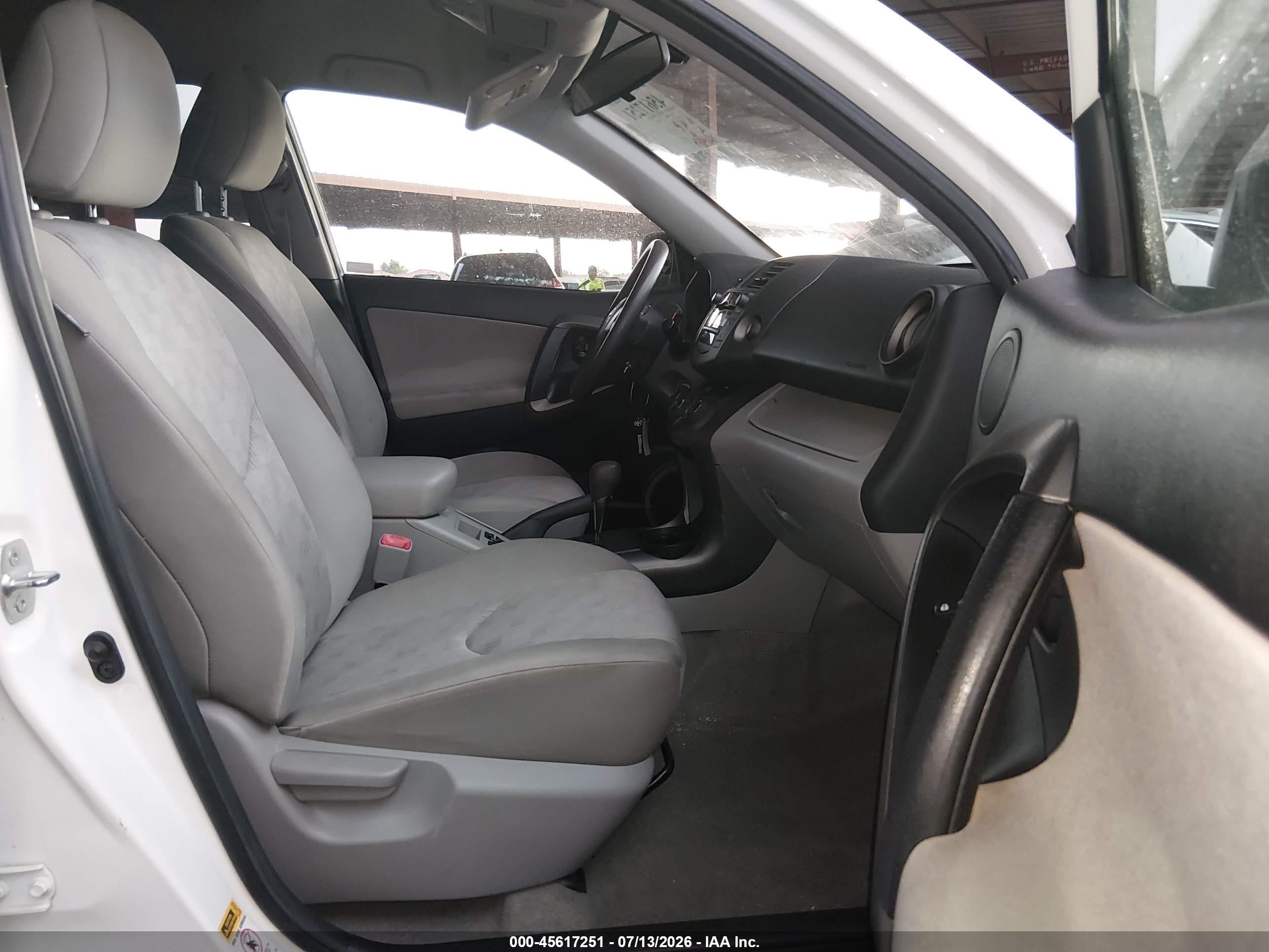 2010 Toyota Rav4   Белый vin: 2T3BF4DV4AW059859