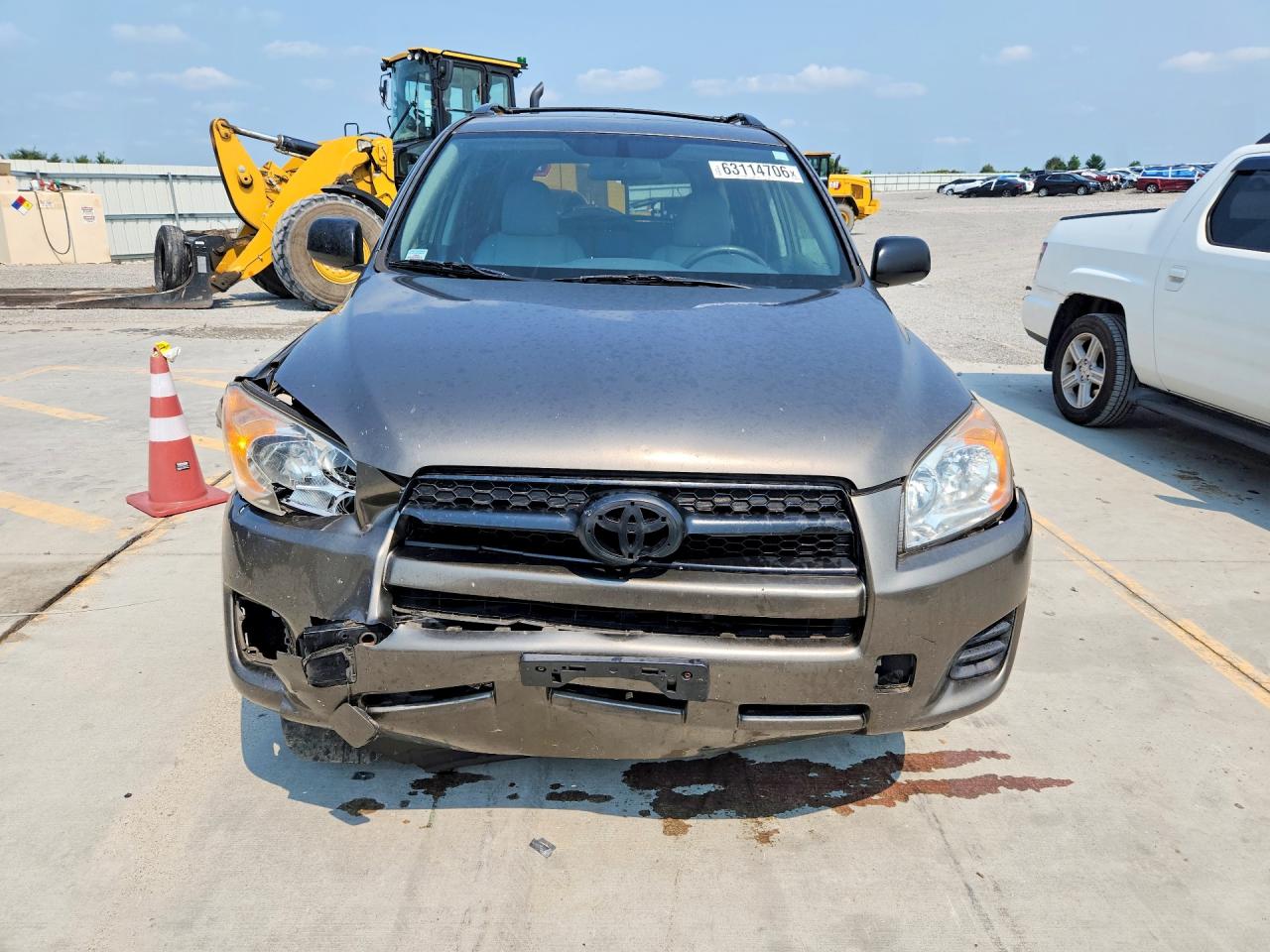 2011 Toyota Rav4 Base Tan vin: 2T3BF4DV4BW085119