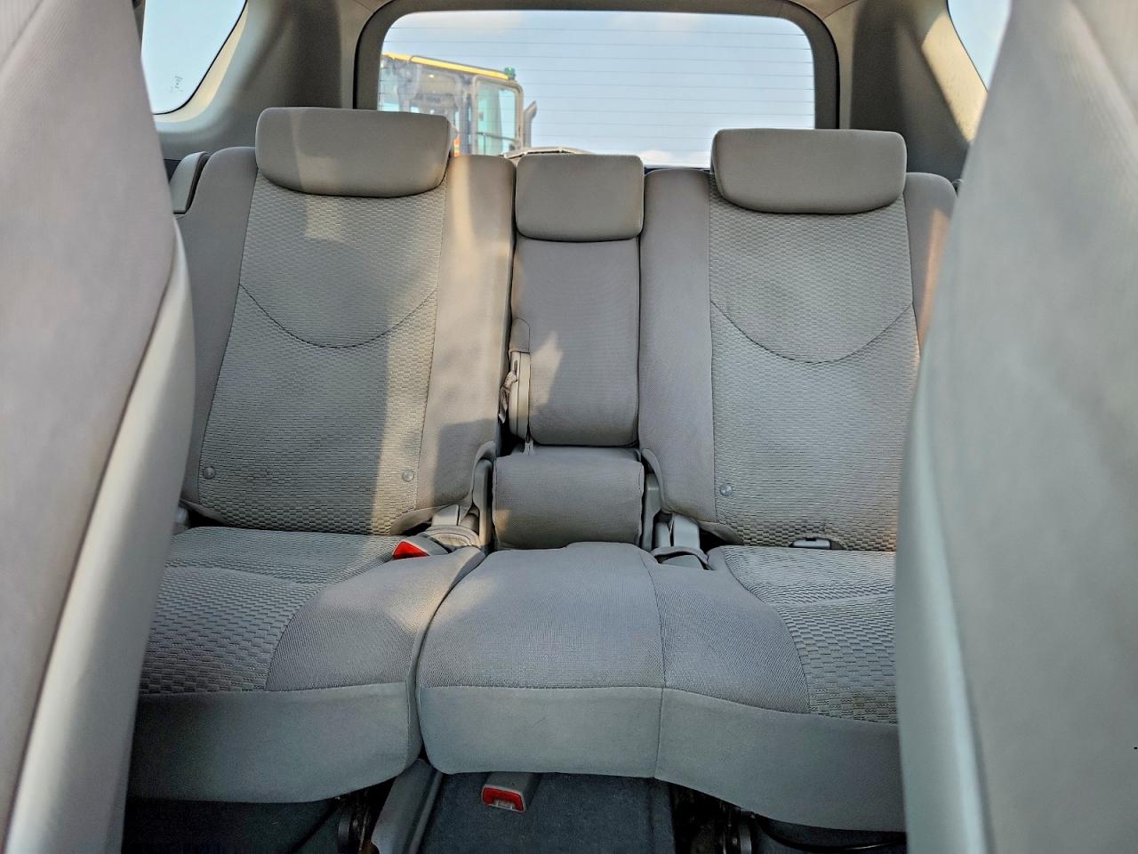 2011 Toyota Rav4 Base Tan vin: 2T3BF4DV4BW085119