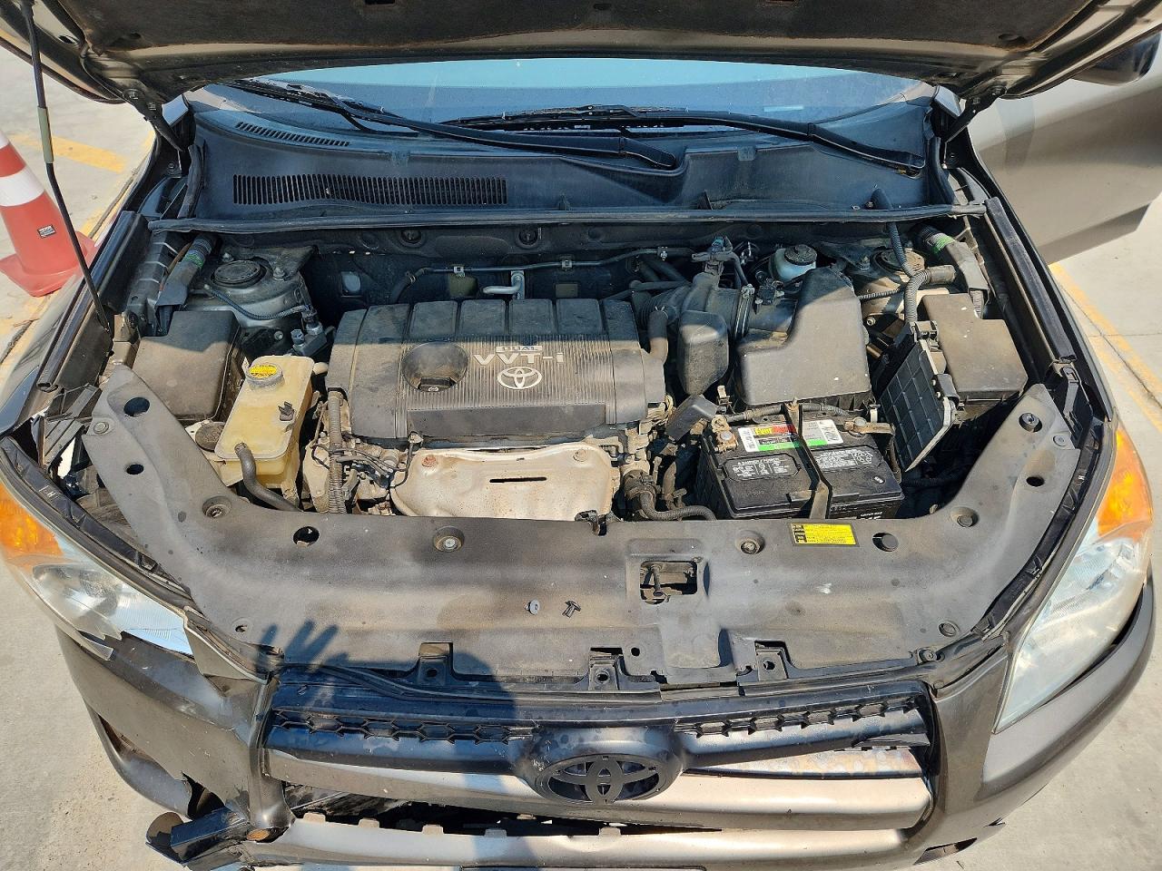 2011 Toyota Rav4 Base Tan vin: 2T3BF4DV4BW085119
