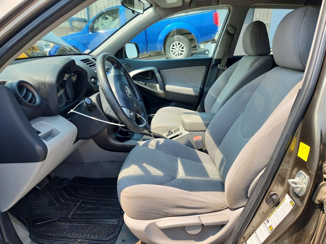 2011 Toyota Rav4 Base Tan vin: 2T3BF4DV4BW085119