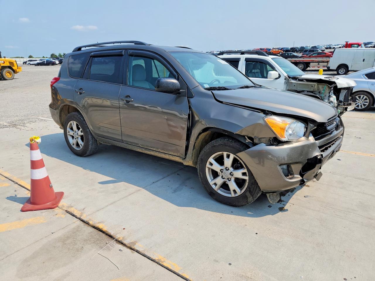 2011 Toyota Rav4 Base Tan vin: 2T3BF4DV4BW085119
