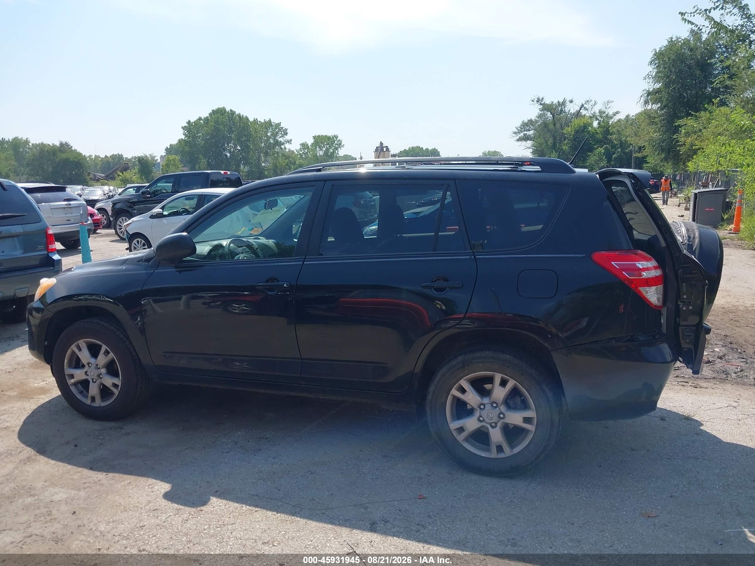 2011 Toyota Rav4   Black vin: 2T3BF4DV4BW090417