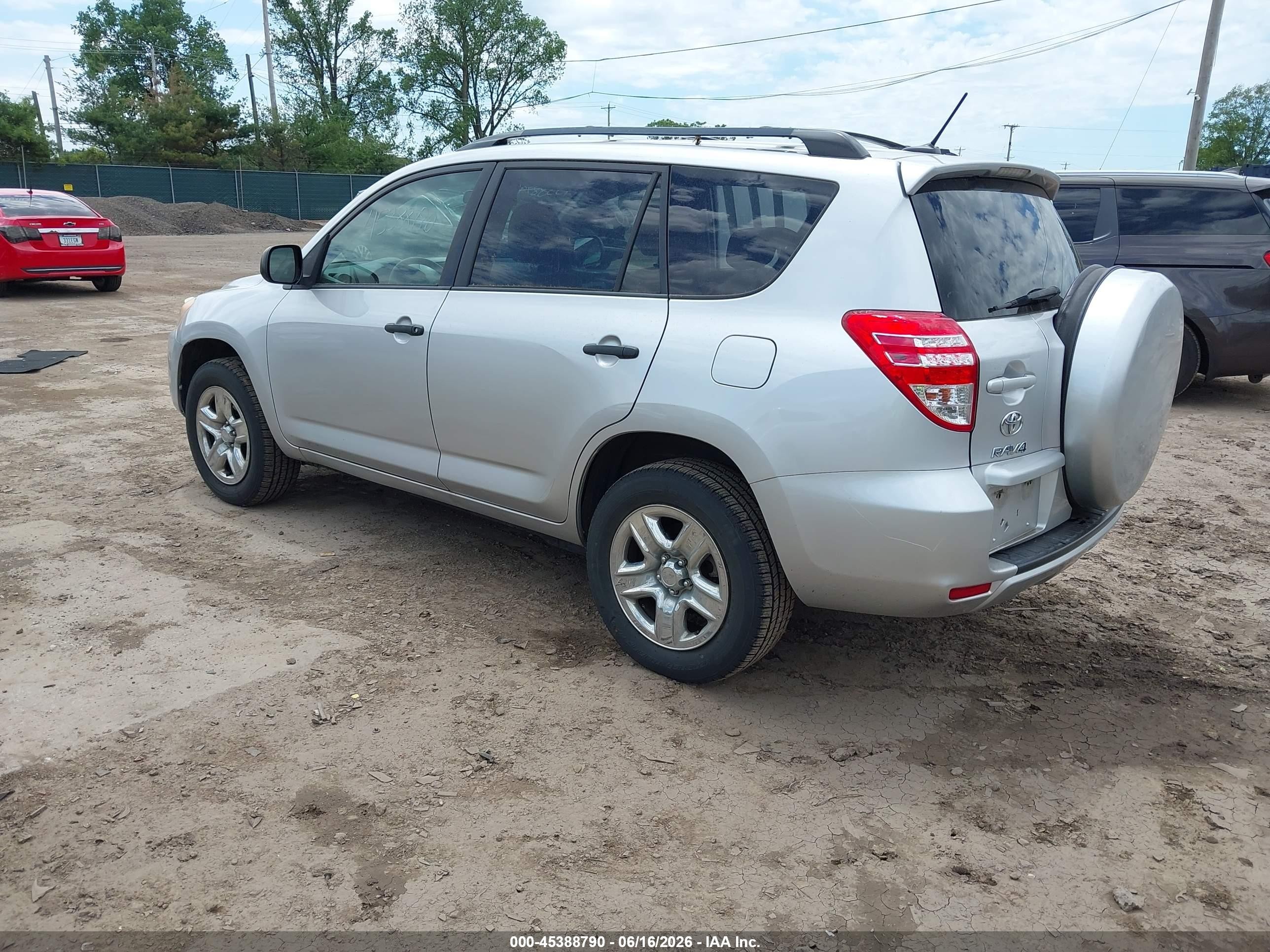 2011 Toyota Rav4   Silver vin: 2T3BF4DV4BW095052