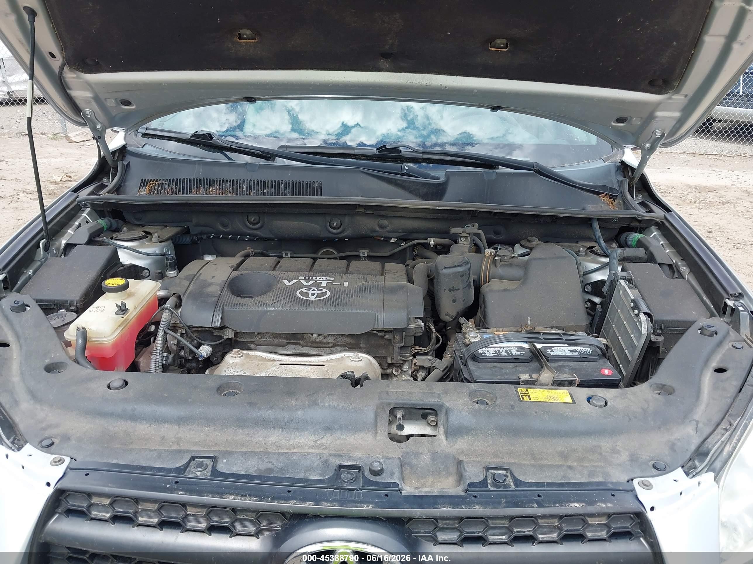 2011 Toyota Rav4   Silver vin: 2T3BF4DV4BW095052