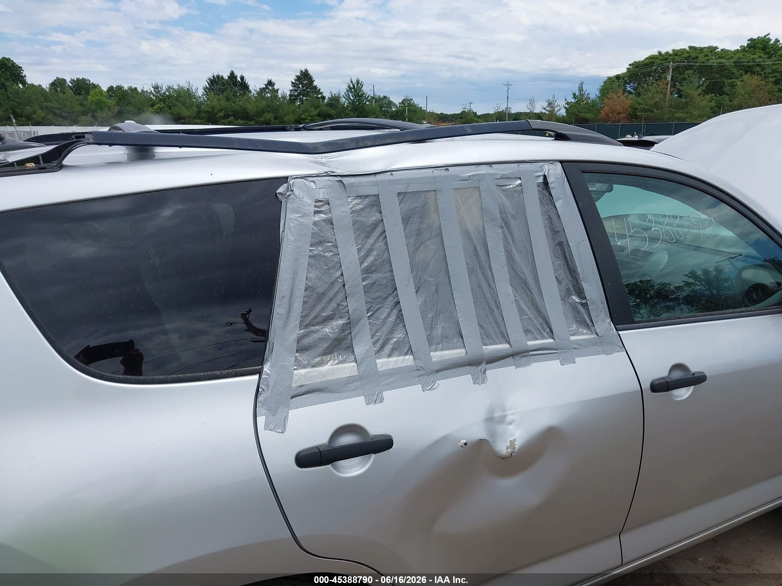 2011 Toyota Rav4   Silver vin: 2T3BF4DV4BW095052