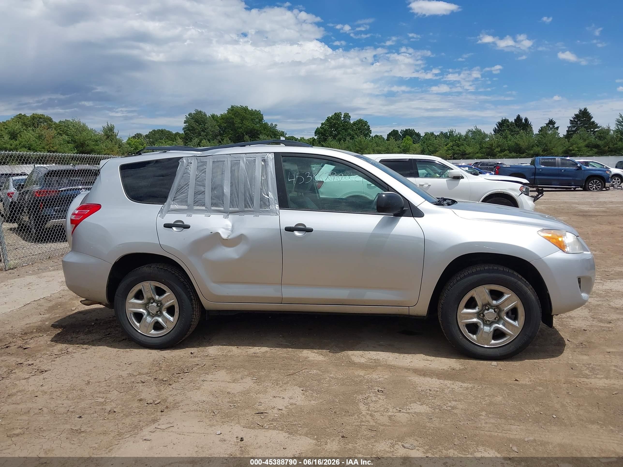 2011 Toyota Rav4   Silver vin: 2T3BF4DV4BW095052