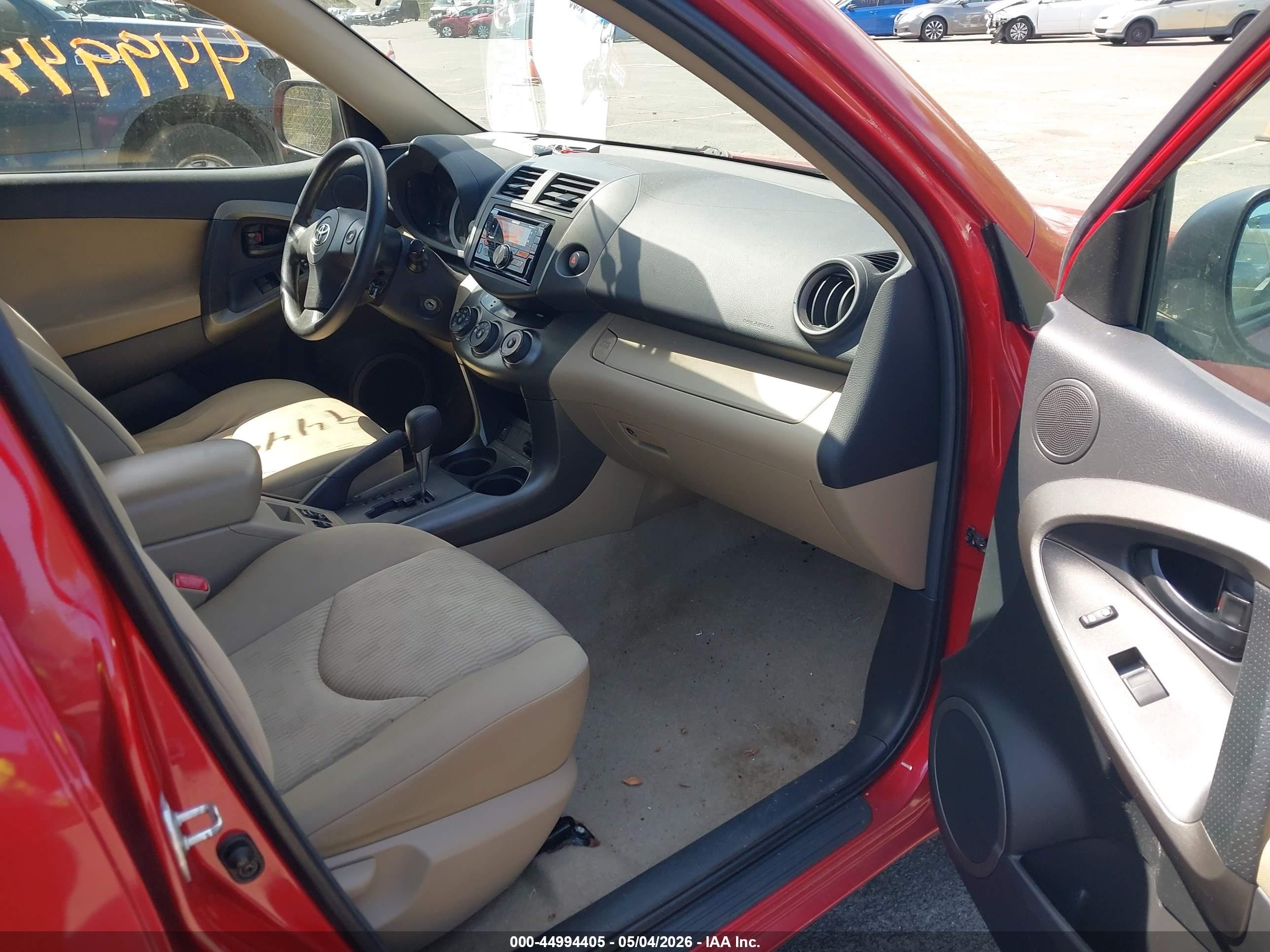 2011 Toyota Rav4   Red vin: 2T3BF4DV4BW097335
