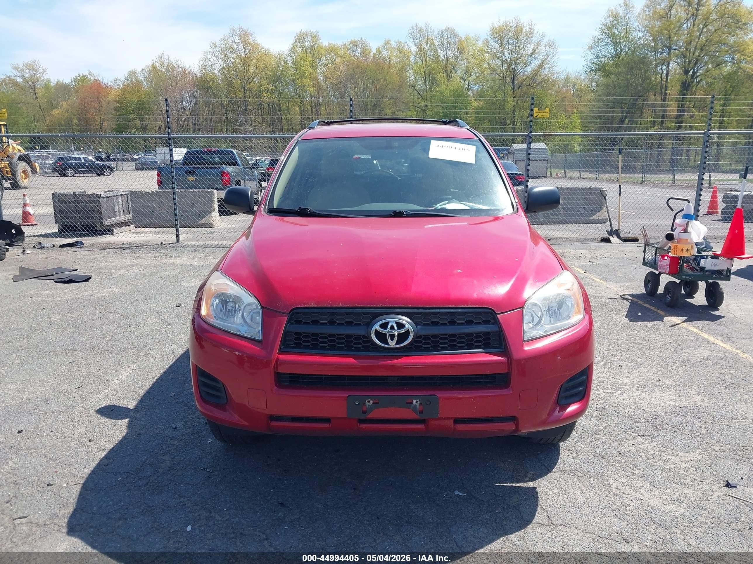2011 Toyota Rav4   Red vin: 2T3BF4DV4BW097335