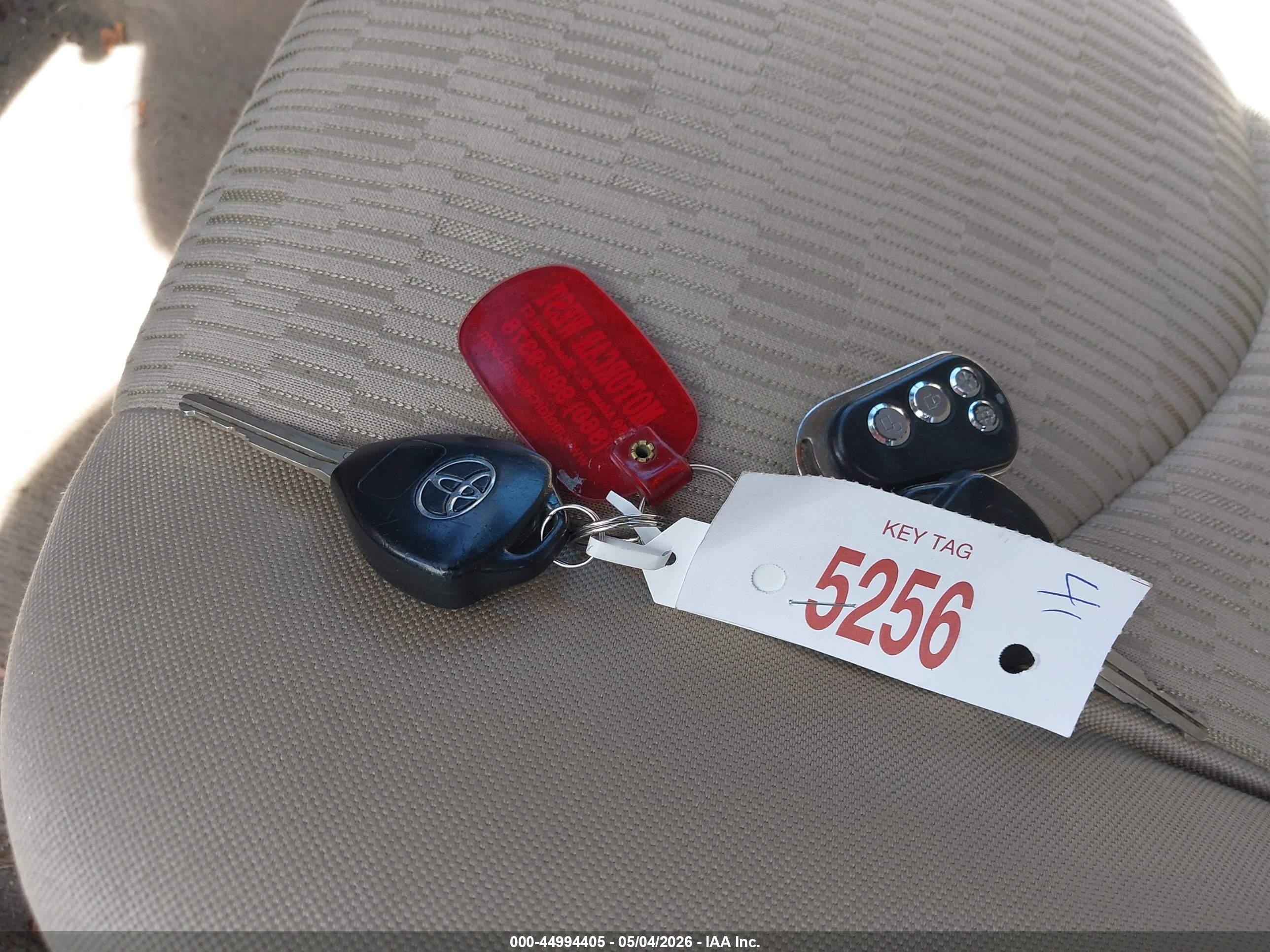 2011 Toyota Rav4   Red vin: 2T3BF4DV4BW097335