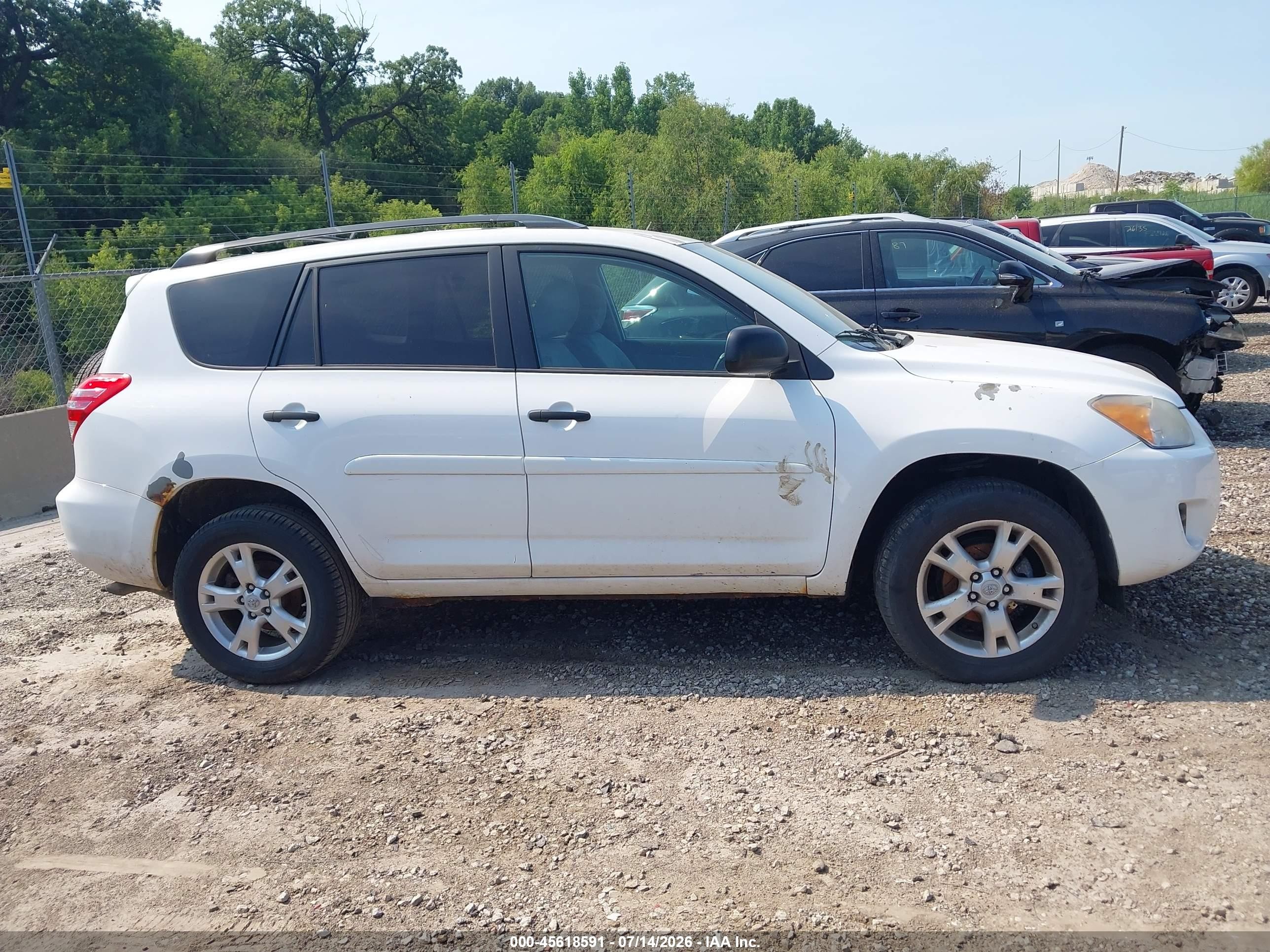 2011 Toyota Rav4   Белый vin: 2T3BF4DV4BW118300