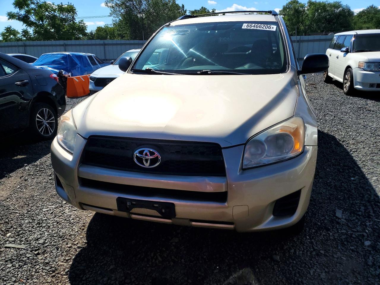 2011 Toyota Rav4 Base Gold vin: 2T3BF4DV4BW127501