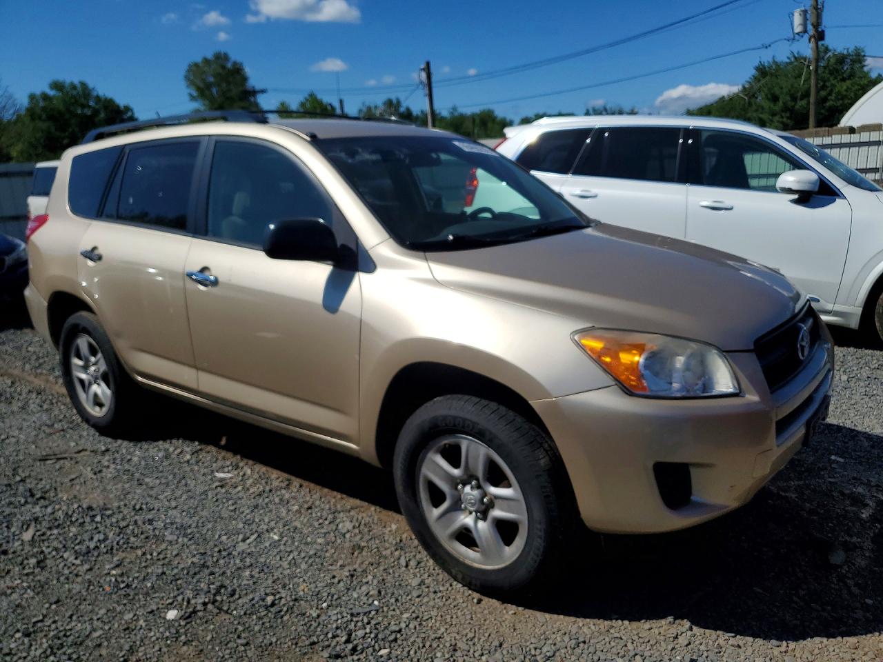 2011 Toyota Rav4 Base Gold vin: 2T3BF4DV4BW127501