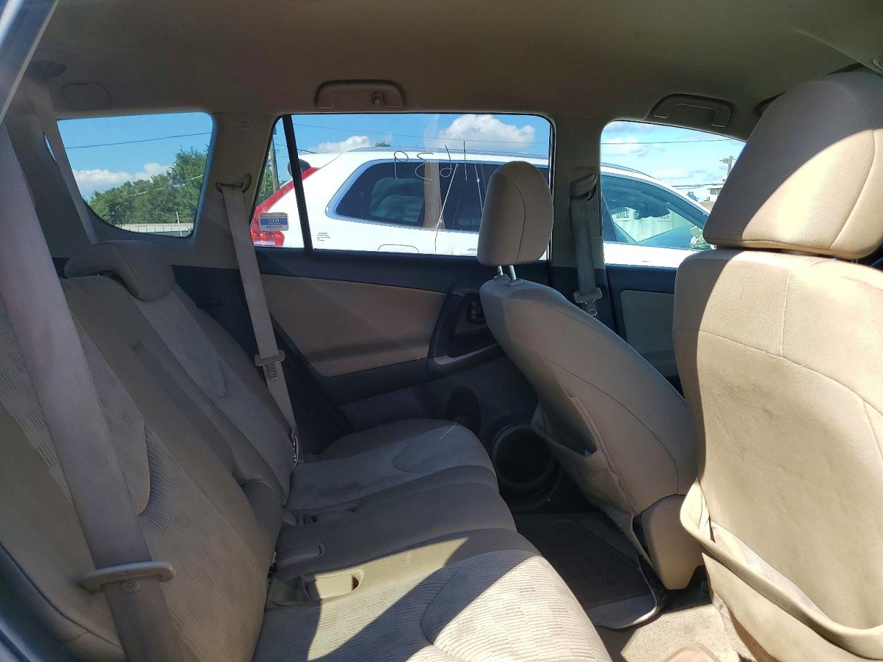 2011 Toyota Rav4 Base Gold vin: 2T3BF4DV4BW127501
