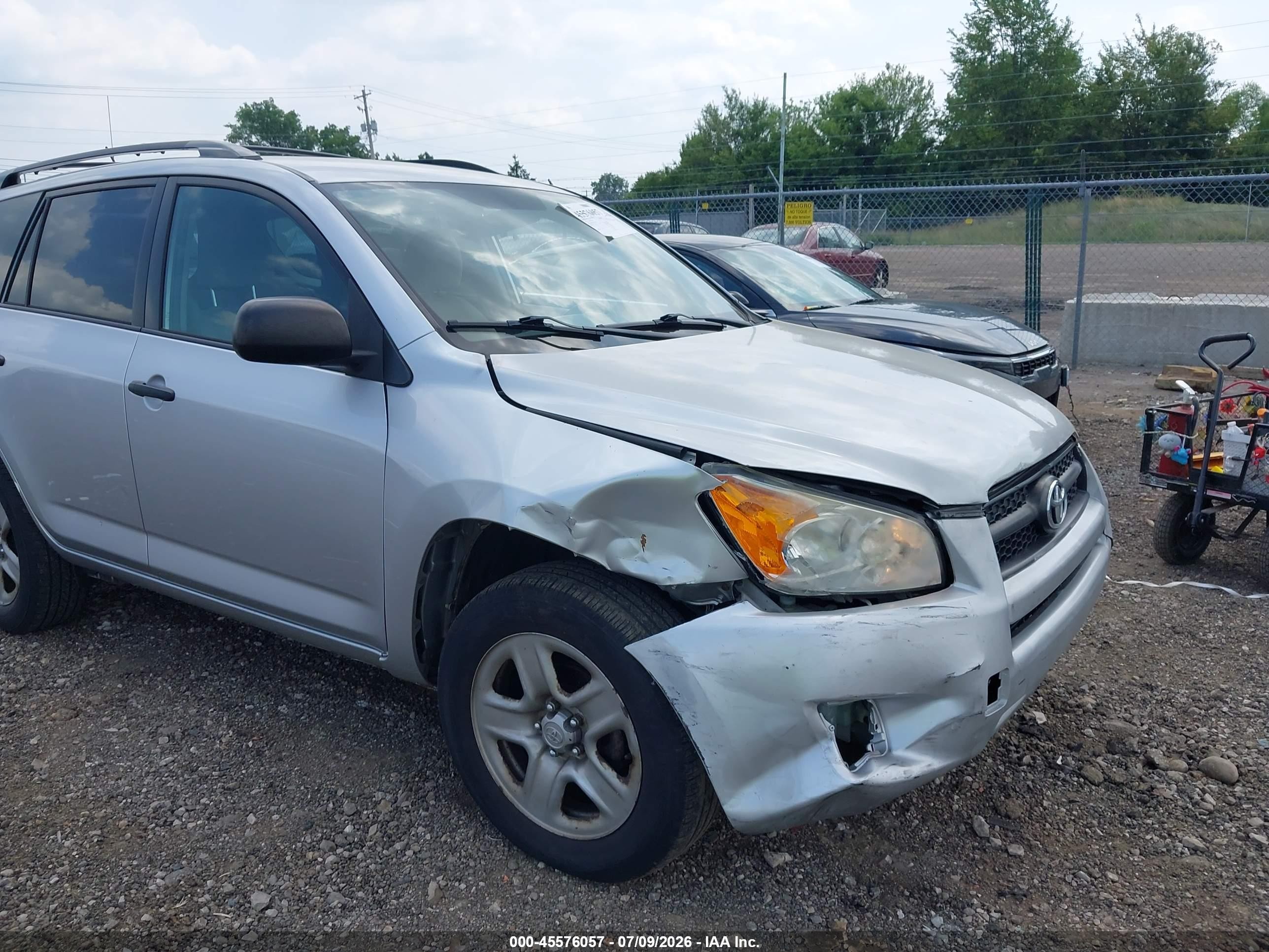 2011 Toyota Rav4   Silver vin: 2T3BF4DV4BW128700