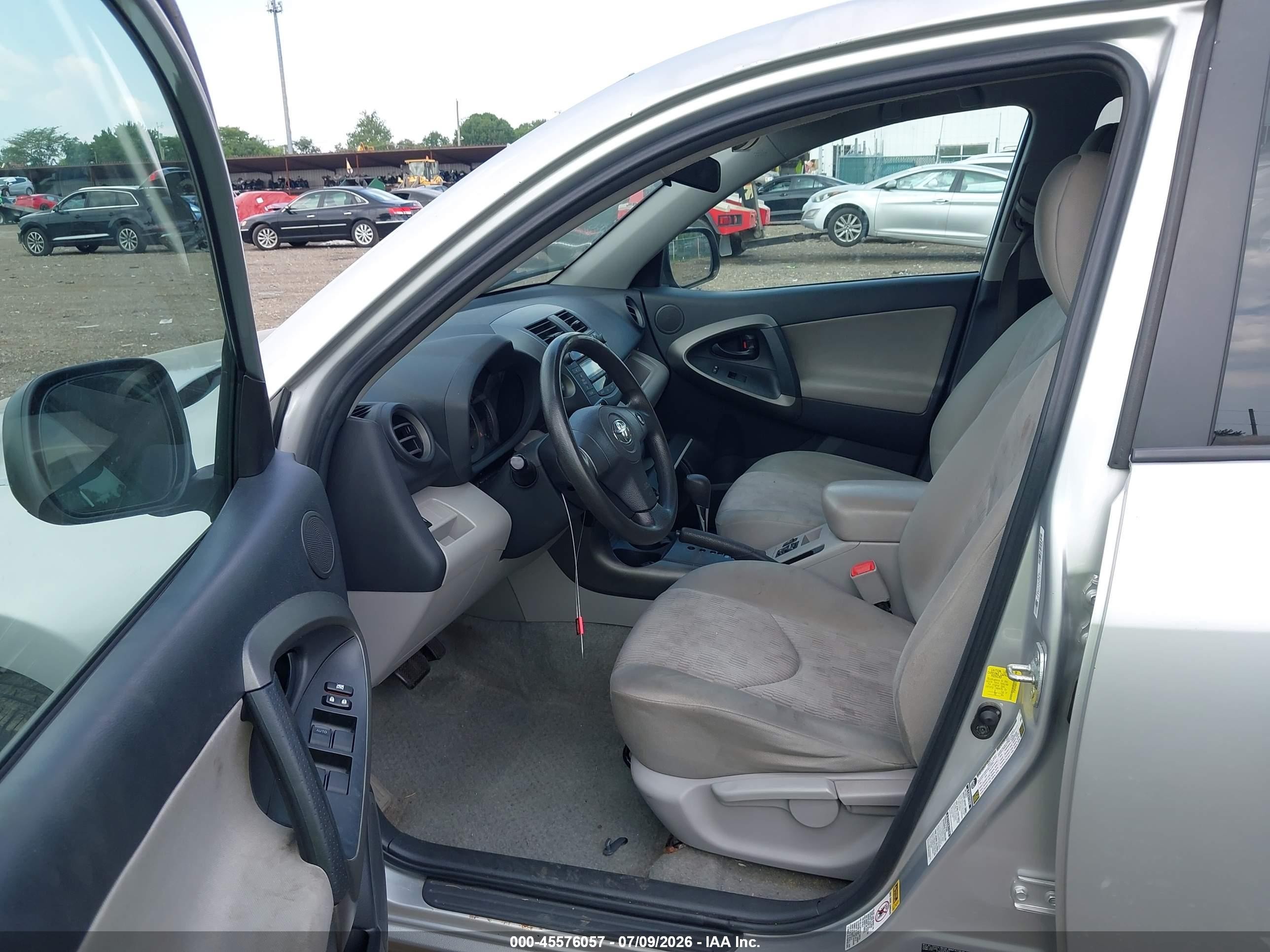 2011 Toyota Rav4   Silver vin: 2T3BF4DV4BW128700